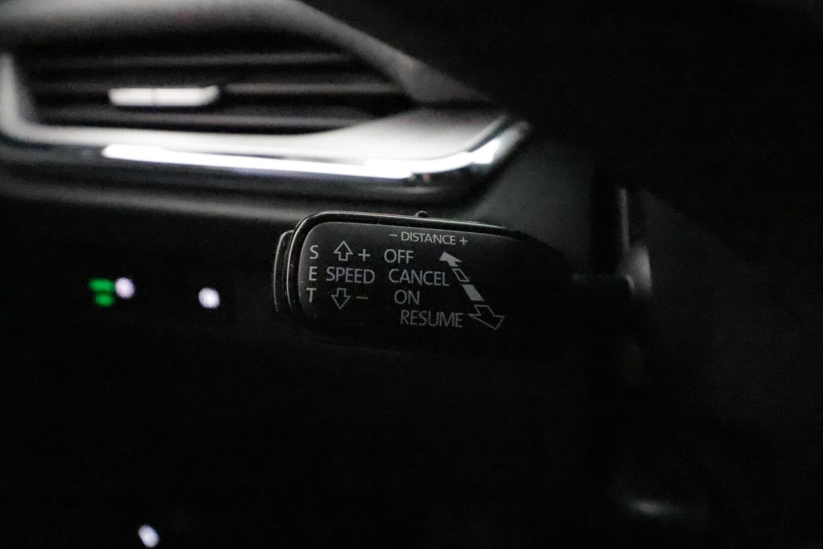 Skoda Enyaq 2021 60 Launch Edition iV *Lämpöpumppu / Adapt.vakkari / P.kamera / Keyless / Navi / Kaistavahti / Apple&Android* - 1-om. Suomi-auto / Merkkihuollettu / Kahdet renkaat aluvanteilla