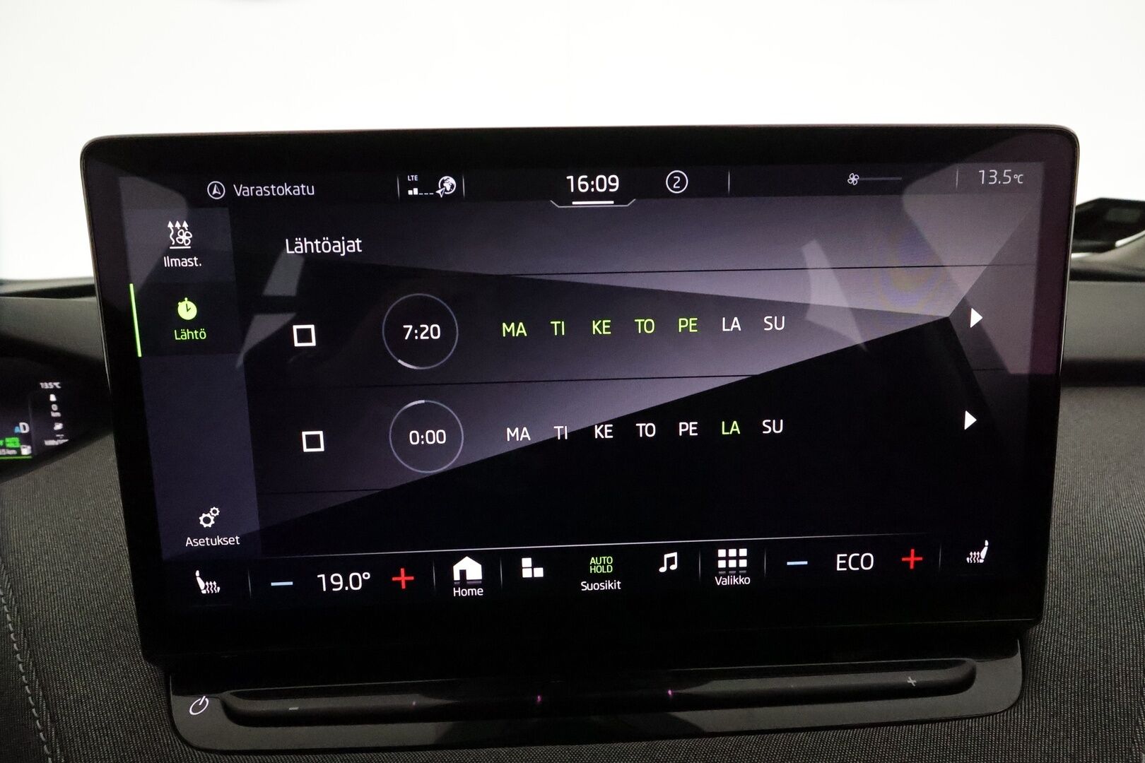 Skoda Enyaq 2021 60 Launch Edition iV *Lämpöpumppu / Adapt.vakkari / P.kamera / Keyless / Navi / Kaistavahti / Apple&Android* - 1-om. Suomi-auto / Merkkihuollettu / Kahdet renkaat aluvanteilla