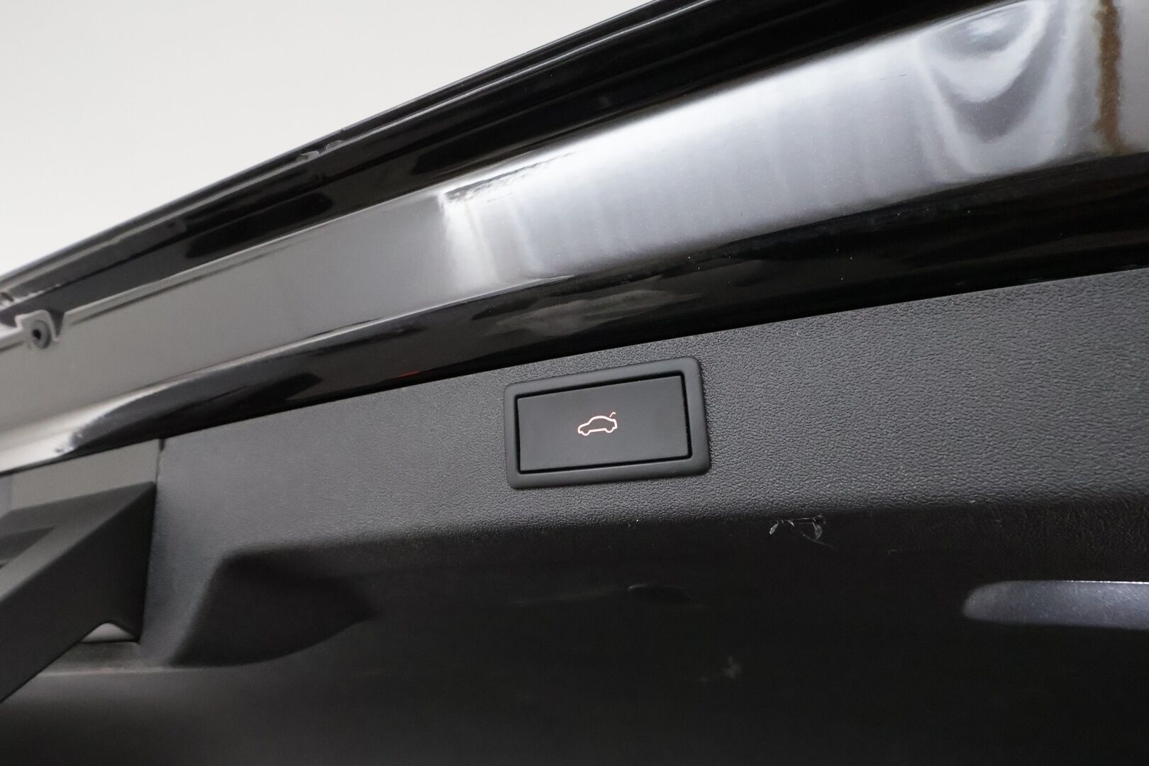 Skoda Enyaq 2021 60 Launch Edition iV *Lämpöpumppu / Adapt.vakkari / P.kamera / Keyless / Navi / Kaistavahti / Apple&Android* - 1-om. Suomi-auto / Merkkihuollettu / Kahdet renkaat aluvanteilla