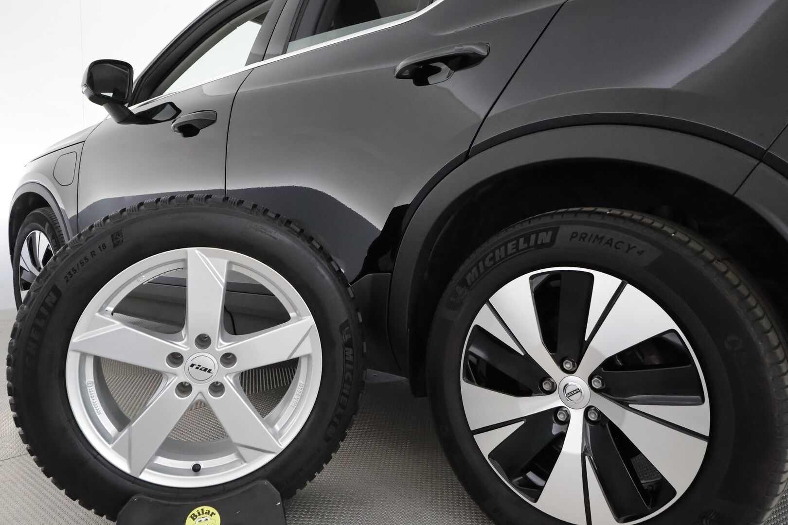 Volvo XC40 2021 T4 TwE Business Inscription Expression aut **Vakkari / Webasto / Digimittaristo / P.kamera / KeylessGo** - 3,99 % KORKOTARJOUS TÄHÄN AUTOON - 1.Om Suomi-auto / Akku kuntotarkastettu / Kahdet renkaat aluvanteilla 