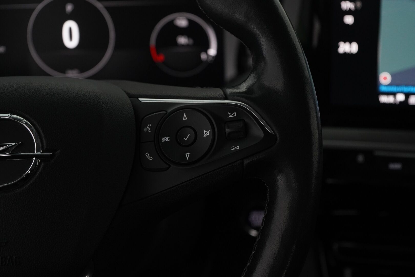 Opel Mokka 2021 Executive 136 automaatti 50 kWh *ACC / Kamera / Keyless / Blis / Ratinlämmitin / Carplay* - Suomi-auto / Merkkihuollot / Kahdet renkaat + vanteet / Viimeisin huolto 79tkm