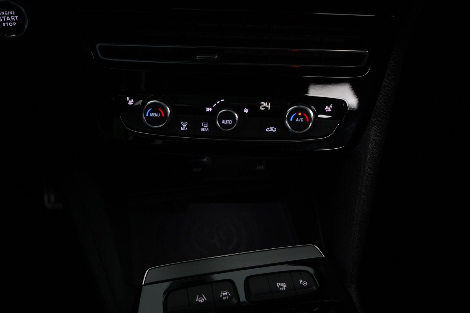 Opel Mokka 2021 Executive 136 automaatti 50 kWh *ACC / Kamera / Keyless / Blis / Ratinlämmitin / Carplay* - Suomi-auto / Merkkihuollot / Kahdet renkaat + vanteet / Viimeisin huolto 79tkm