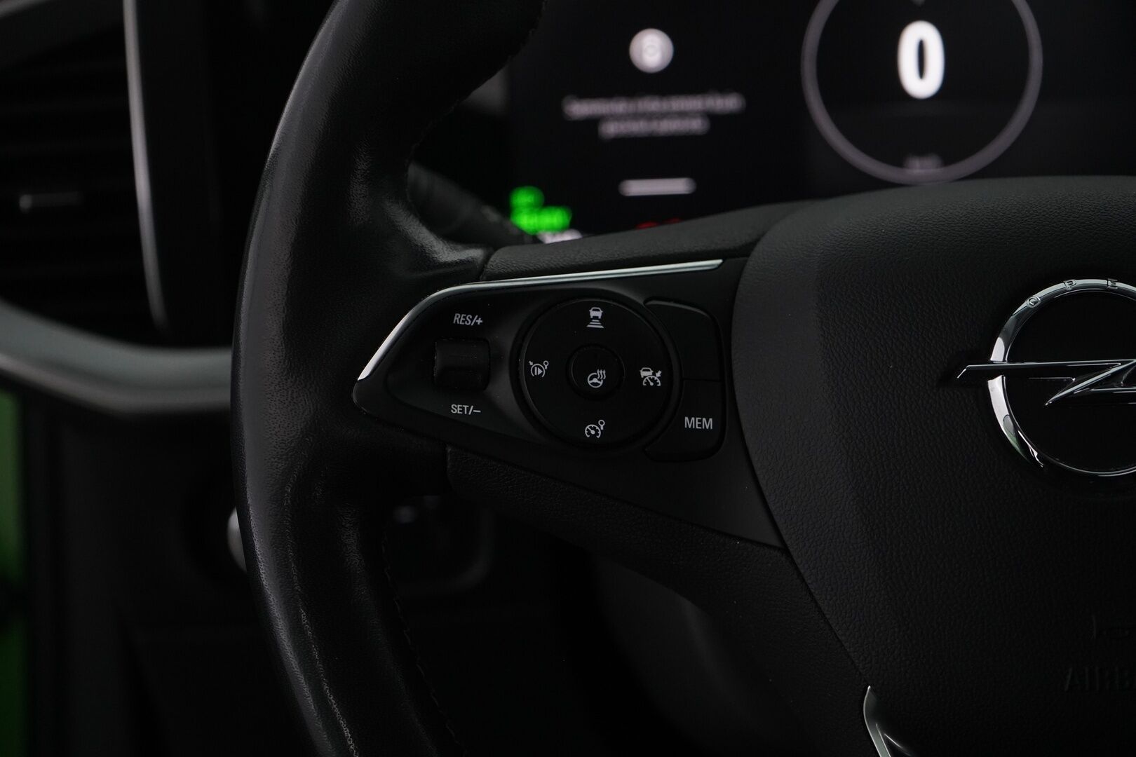 Opel Mokka 2021 Executive 136 automaatti 50 kWh *ACC / Kamera / Keyless / Blis / Ratinlämmitin / Carplay* - Suomi-auto / Merkkihuollot / Kahdet renkaat + vanteet / Viimeisin huolto 79tkm