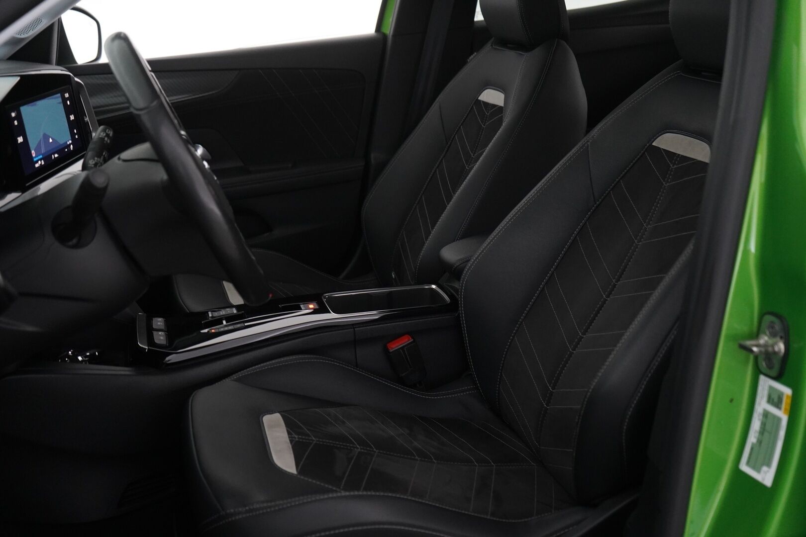 Opel Mokka 2021 Executive 136 automaatti 50 kWh *ACC / Kamera / Keyless / Blis / Ratinlämmitin / Carplay* - Suomi-auto / Merkkihuollot / Kahdet renkaat + vanteet / Viimeisin huolto 79tkm