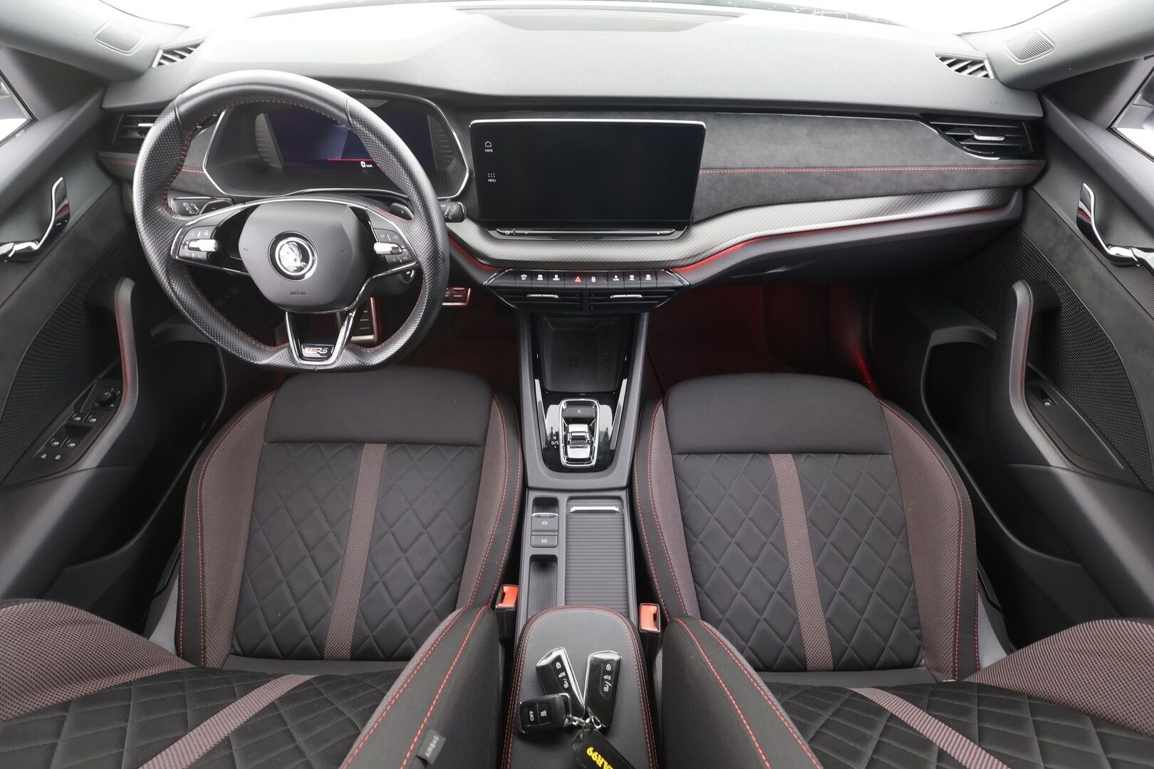 Skoda Octavia 2021 1.4 TSI Combi PHEV RS iV DSG Autom. - ACC | Webasto | Skoda Crystal Matrix-LED | P.Kamera | Apple&Android | Suomi-auto | Kahdet Renkaat Skodan vanteilla