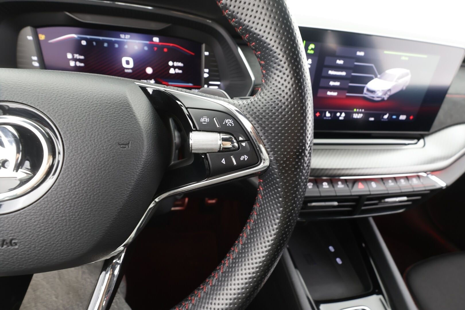 Skoda Octavia 2021 1.4 TSI Combi PHEV RS iV DSG Autom. - ACC | Webasto | Skoda Crystal Matrix-LED | P.Kamera | Apple&Android | Suomi-auto | Kahdet Renkaat Skodan vanteilla