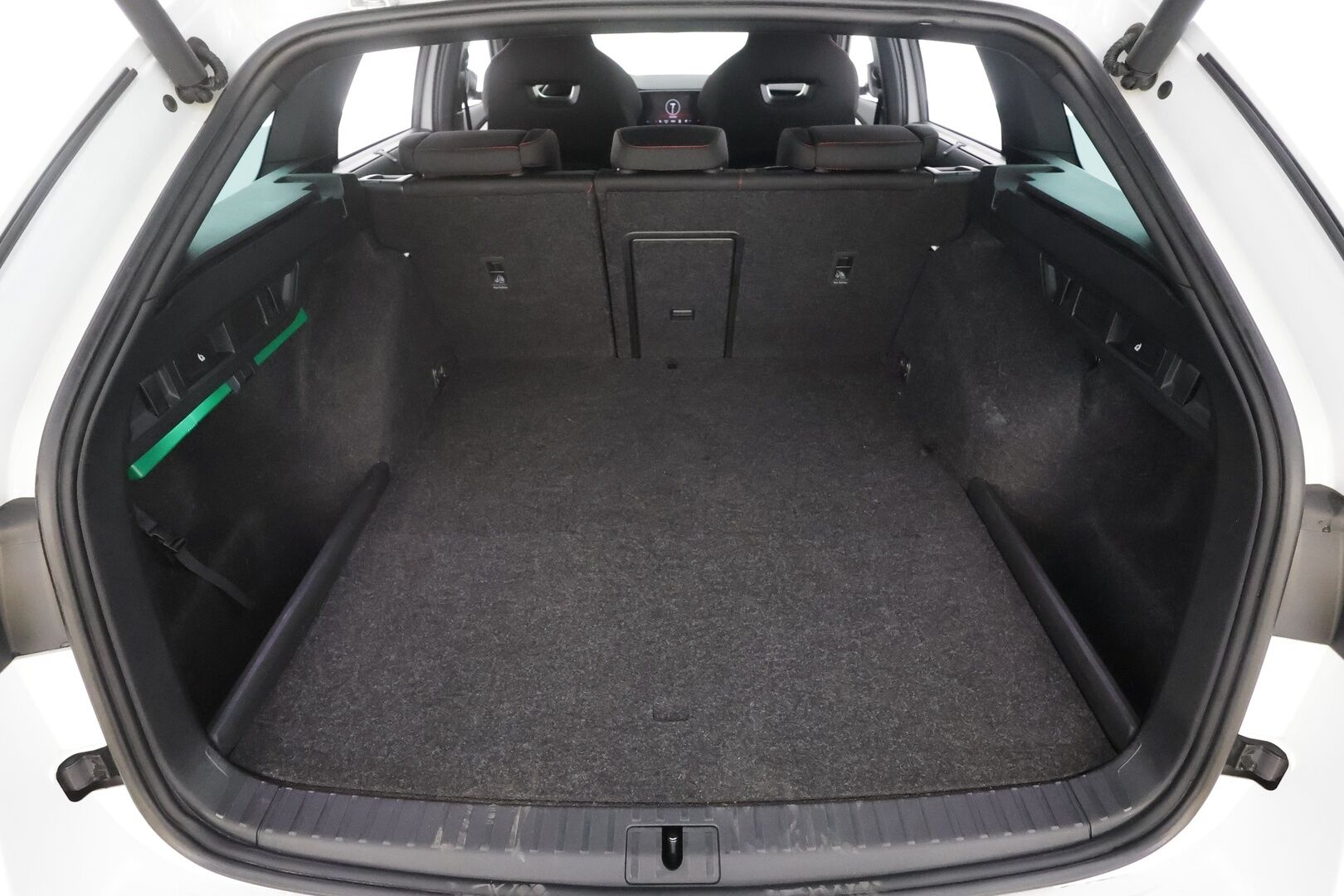 Skoda Octavia 2021 1.4 TSI Combi PHEV RS iV DSG Autom. - ACC | Webasto | Skoda Crystal Matrix-LED | P.Kamera | Apple&Android | Suomi-auto | Kahdet Renkaat Skodan vanteilla