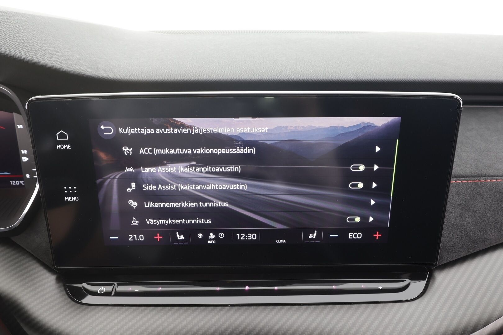 Skoda Octavia 2021 1.4 TSI Combi PHEV RS iV DSG Autom. - ACC | Webasto | Skoda Crystal Matrix-LED | P.Kamera | Apple&Android | Suomi-auto | Kahdet Renkaat Skodan vanteilla