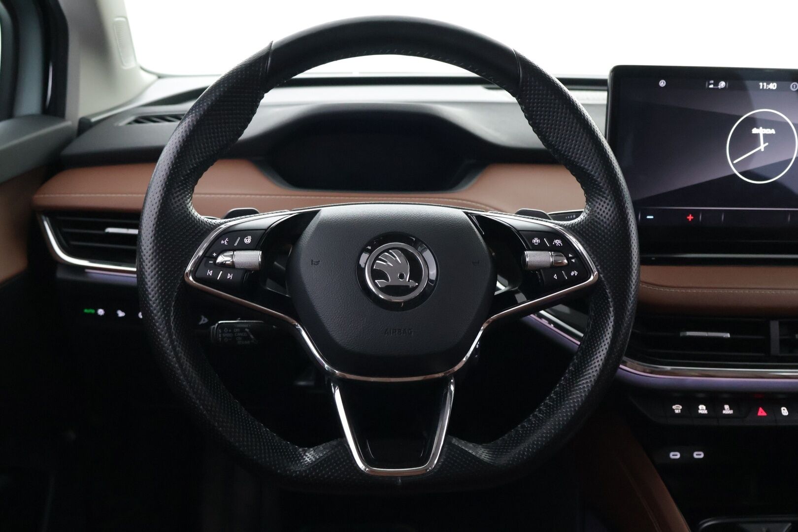 Skoda Enyaq 2021 80 "125 EDITION" iV - Suomi-auto | ecoSuite Nahkasisusta | ACC | ILP | BLIS | P-kamera | Vetokoukku | Navi | Muistipenkki | Matrix LED | 2x Renkaat | Lämmitettävä tuulilasi 