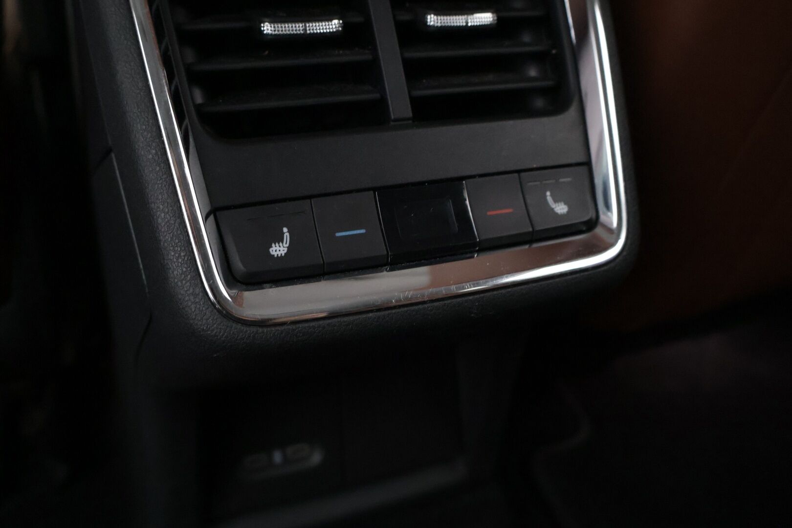 Skoda Enyaq 2021 80 "125 EDITION" iV - Suomi-auto | ecoSuite Nahkasisusta | ACC | ILP | BLIS | P-kamera | Vetokoukku | Navi | Muistipenkki | Matrix LED | 2x Renkaat | Lämmitettävä tuulilasi 