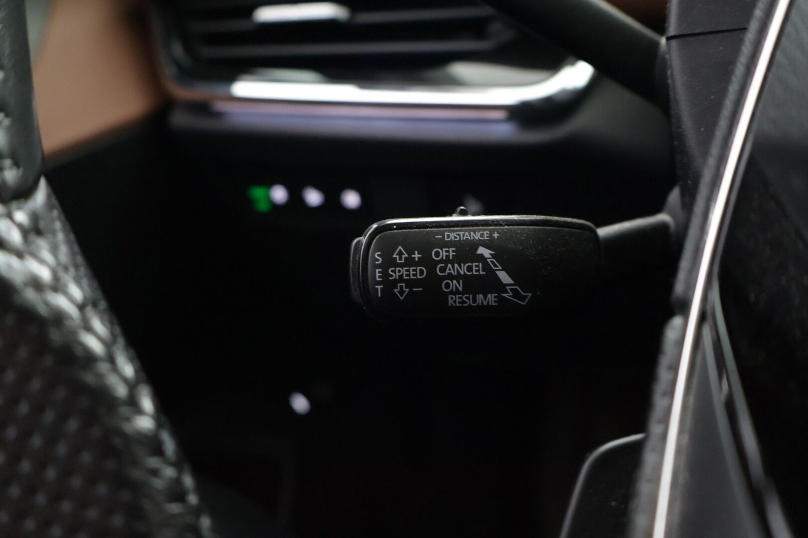 Skoda Enyaq 2021 80 "125 EDITION" iV - Suomi-auto | ecoSuite Nahkasisusta | ACC | ILP | BLIS | P-kamera | Vetokoukku | Navi | Muistipenkki | Matrix LED | 2x Renkaat | Lämmitettävä tuulilasi 