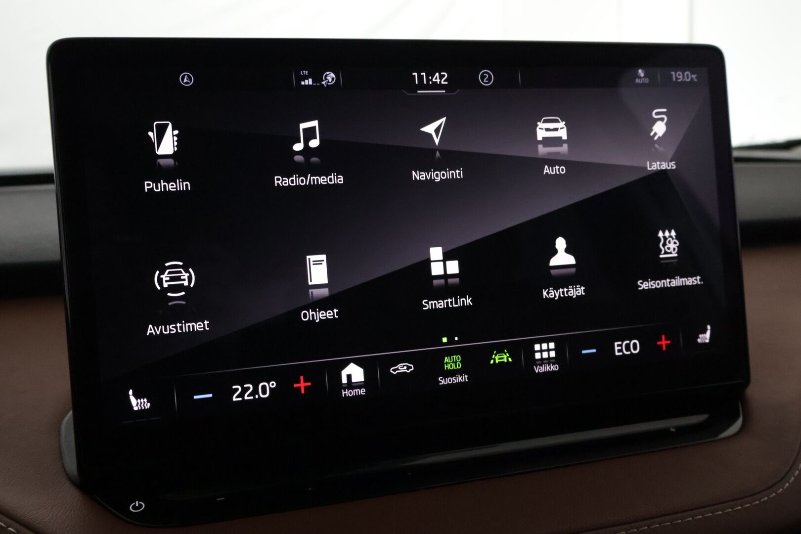 Skoda Enyaq 2021 80 "125 EDITION" iV - Suomi-auto | ecoSuite Nahkasisusta | ACC | ILP | BLIS | P-kamera | Vetokoukku | Navi | Muistipenkki | Matrix LED | 2x Renkaat | Lämmitettävä tuulilasi 