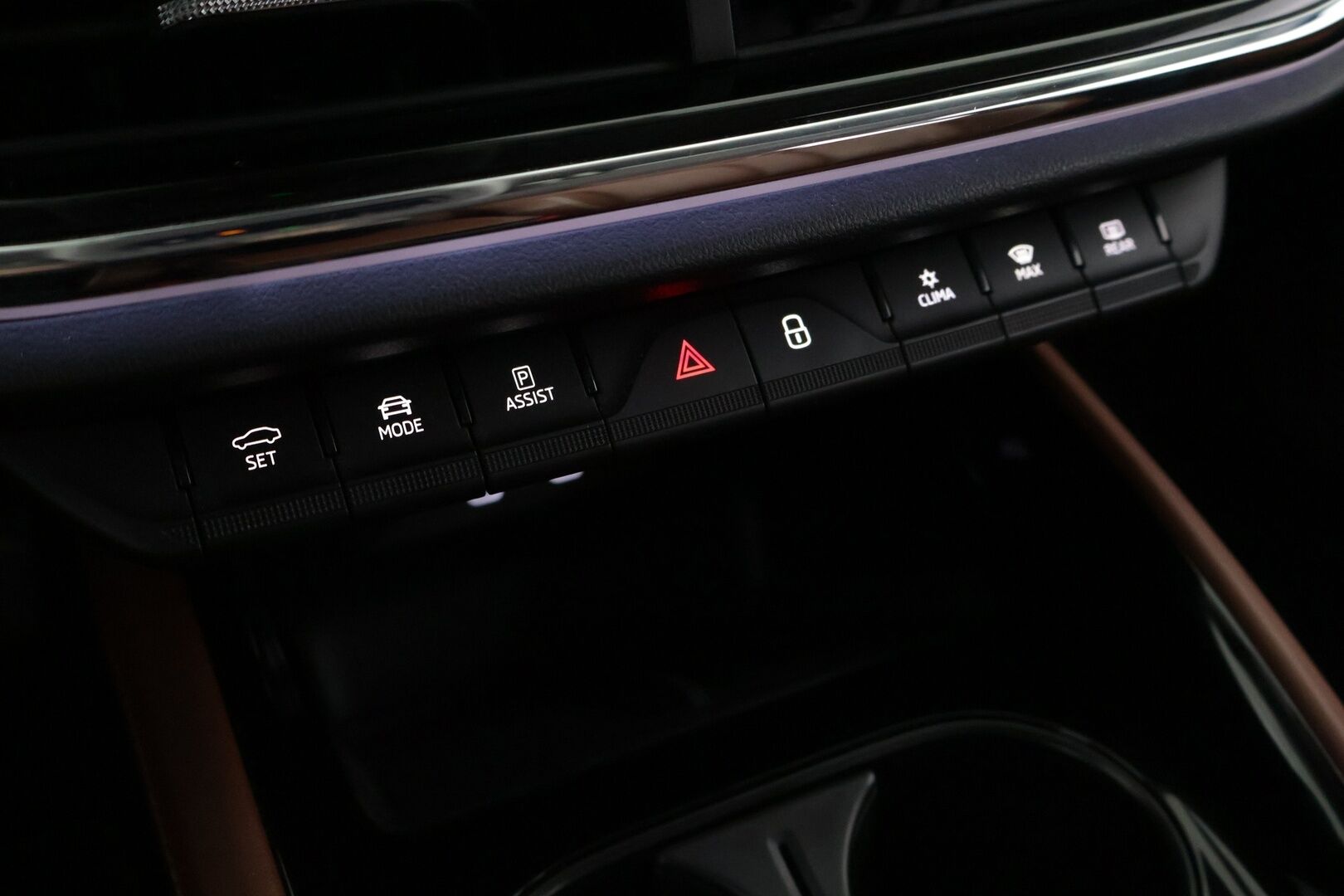 Skoda Enyaq 2021 80 "125 EDITION" iV - Suomi-auto | ecoSuite Nahkasisusta | ACC | ILP | BLIS | P-kamera | Vetokoukku | Navi | Muistipenkki | Matrix LED | 2x Renkaat | Lämmitettävä tuulilasi 