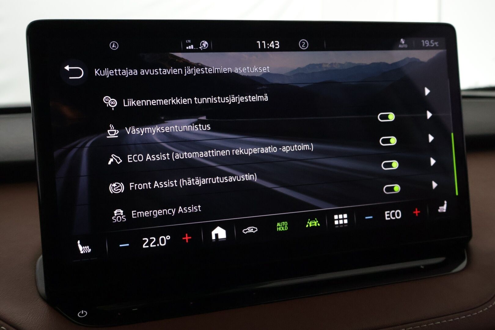 Skoda Enyaq 2021 80 "125 EDITION" iV - Suomi-auto | ecoSuite Nahkasisusta | ACC | ILP | BLIS | P-kamera | Vetokoukku | Navi | Muistipenkki | Matrix LED | 2x Renkaat | Lämmitettävä tuulilasi 