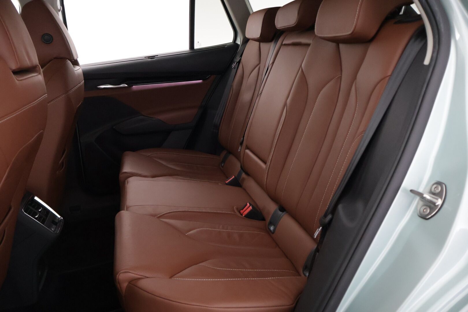 Skoda Enyaq 2021 80 "125 EDITION" iV - Suomi-auto | ecoSuite Nahkasisusta | ACC | ILP | BLIS | P-kamera | Vetokoukku | Navi | Muistipenkki | Matrix LED | 2x Renkaat | Lämmitettävä tuulilasi 