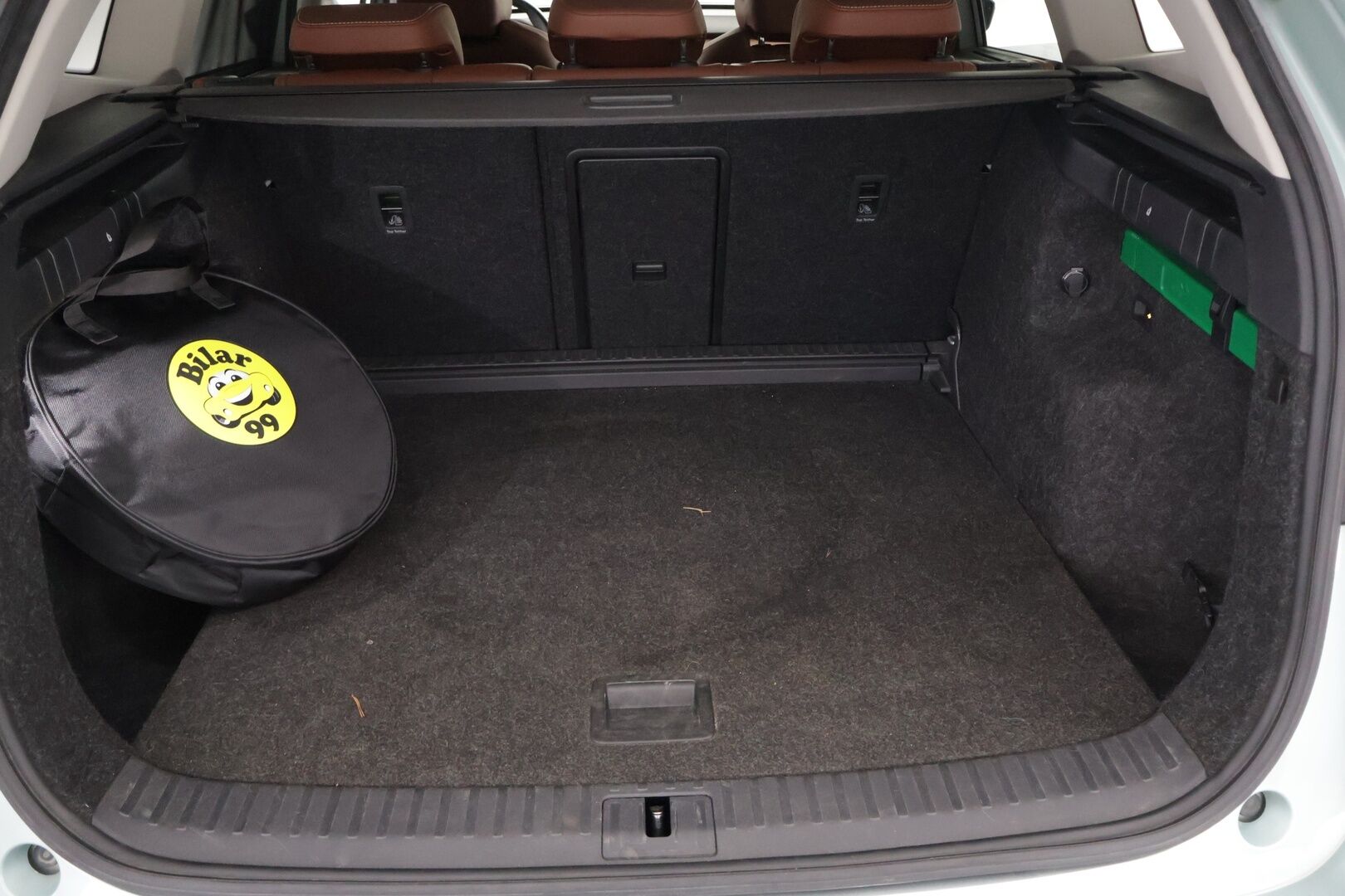 Skoda Enyaq 2021 80 "125 EDITION" iV - Suomi-auto | ecoSuite Nahkasisusta | ACC | ILP | BLIS | P-kamera | Vetokoukku | Navi | Muistipenkki | Matrix LED | 2x Renkaat | Lämmitettävä tuulilasi 