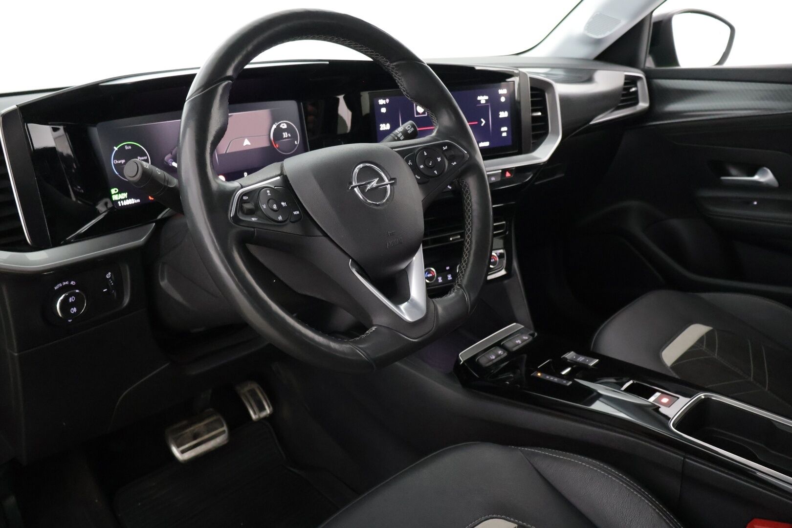 Opel Mokka 2021 Executive 136 automaatti 50 kWh *ACC / Matrix-LED / P-kamera / BLIS / Nahka-Alcantra / Navi / KeyLess / Digimittaristo* - Suomi-auto / 1.Omisteinen / 2 uudet renkaat!*