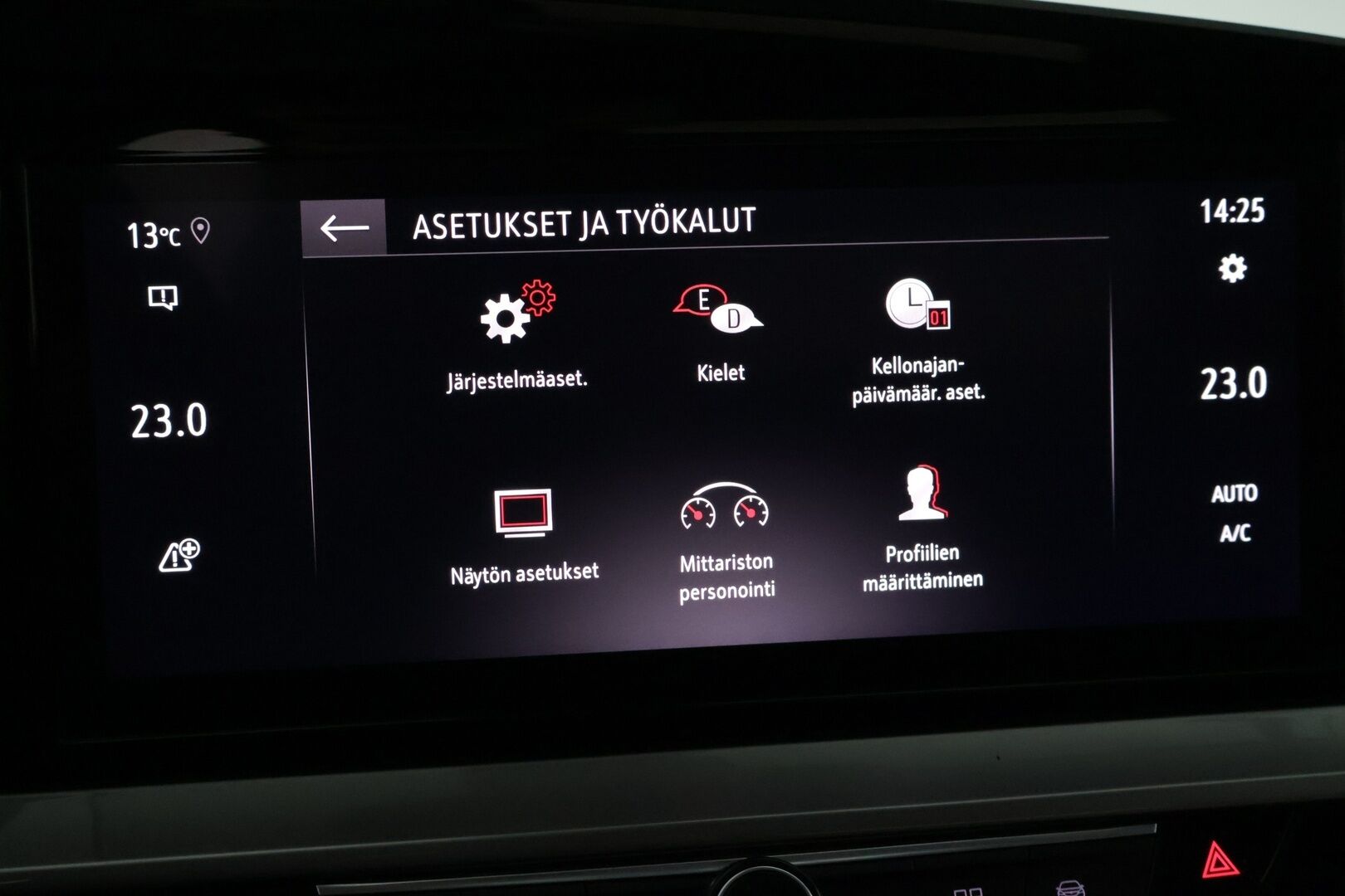 Opel Mokka 2021 Executive 136 automaatti 50 kWh *ACC / Matrix-LED / P-kamera / BLIS / Nahka-Alcantra / Navi / KeyLess / Digimittaristo* - Suomi-auto / 1.Omisteinen / 2 uudet renkaat!*