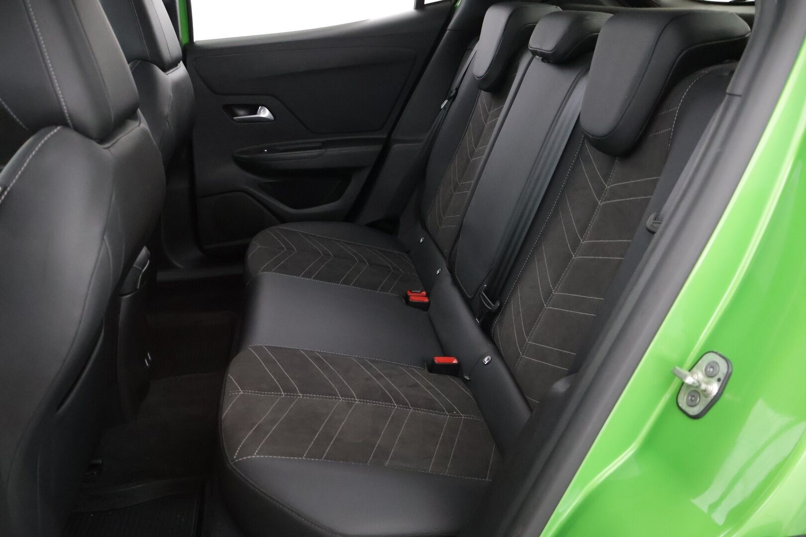 Opel Mokka 2021 Executive 136 automaatti 50 kWh *ACC / Matrix-LED / P-kamera / BLIS / Nahka-Alcantra / Navi / KeyLess / Digimittaristo* - Suomi-auto / 1.Omisteinen / 2 uudet renkaat!*