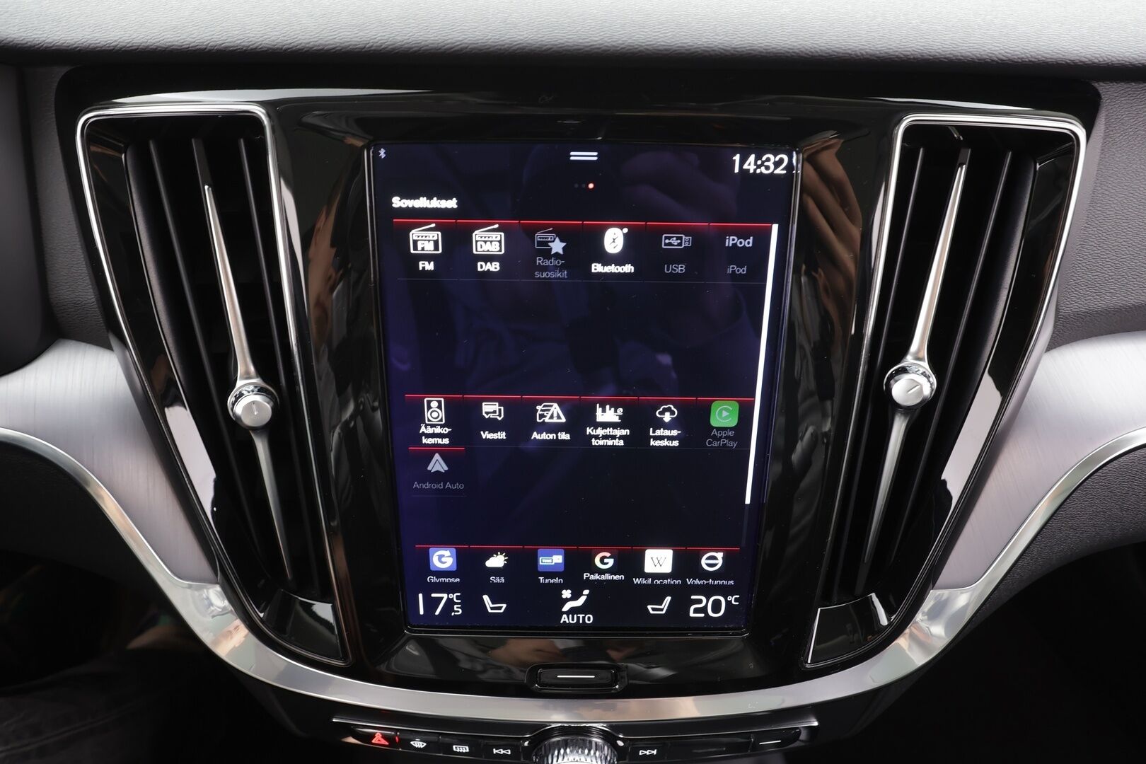 Volvo V60 2021 B4 MHEV Business aut * Pilot assist / Webasto / Panorama / H/K / LED / Osasähköt / P.Kamera / BLIS / Keyless * - Suomi-Auto / Kahdet Renkaat - HULLUT AVAJAISHULINAT KORKOTARJOUS 3,29 %