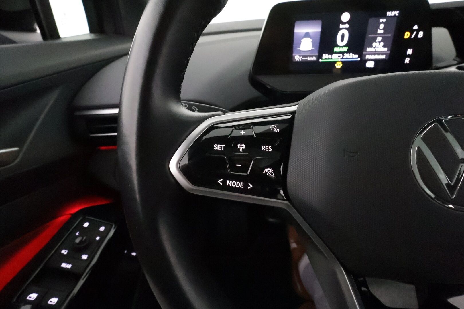Volkswagen ID.4 2021 Pro Performance Max 150kW **HUD / Lasikatto / Lämpöpumppu / Koukku / ACC / 360° / Hierovat Sportpenkit Muistilla** - Matrix-LED / 1.om Suomi-auto / 2x Latauskaapelit / Kahdet Renkaat / Merkkihuollettu! / **HUIPPU KAMOILLA**