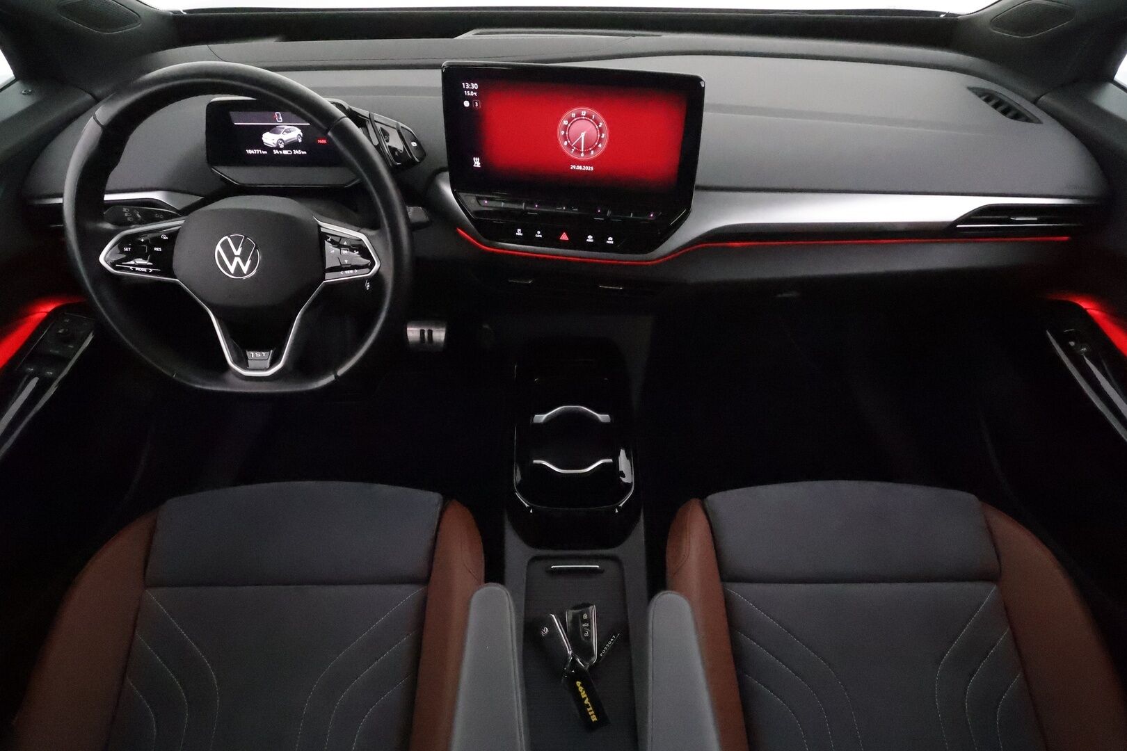 Volkswagen ID.4 2021 Pro Performance Max 150kW **HUD / Lasikatto / Lämpöpumppu / Koukku / ACC / 360° / Hierovat Sportpenkit Muistilla** - Matrix-LED / 1.om Suomi-auto / 2x Latauskaapelit / Kahdet Renkaat / Merkkihuollettu! / **HUIPPU KAMOILLA**
