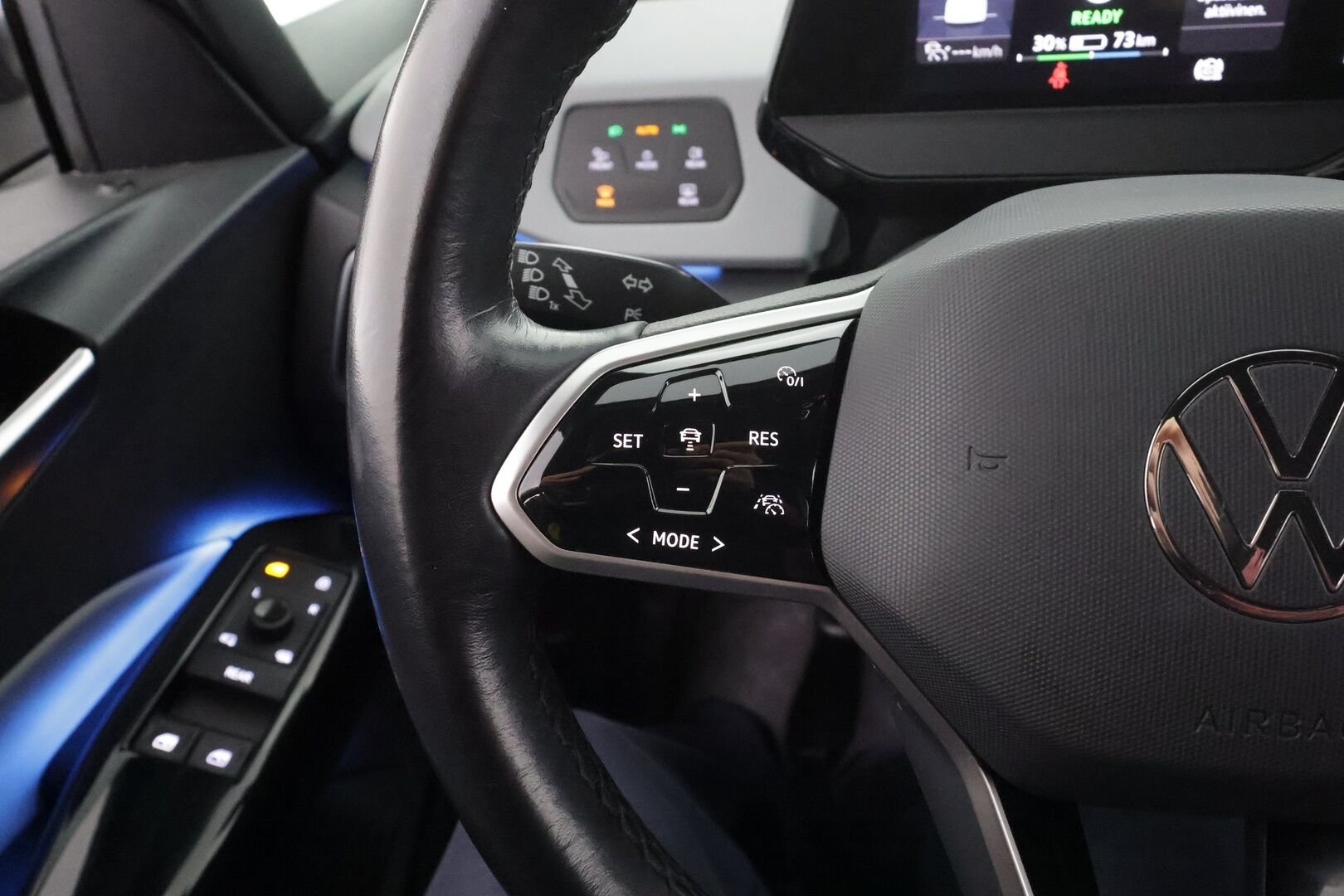 Volkswagen ID.3 2021 Pro S Tour 150 kW, akku 77 kWh * HUD / Lämpöpumppu / Hierovat sähköpenkit  / IQ-valot / ACC / Peruutuskamera * - 1-om. Suomi-auto / Kahdet renkaat aluvanteilla