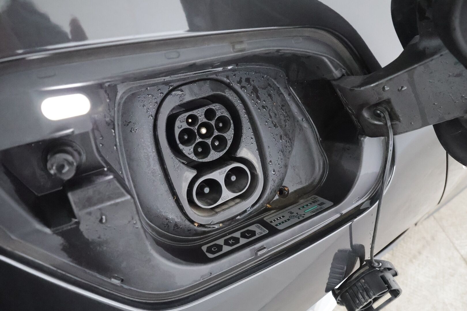 Volkswagen ID.3 2021 Pro S Tour 150 kW, akku 77 kWh * HUD / Lämpöpumppu / Hierovat sähköpenkit  / IQ-valot / ACC / Peruutuskamera * - 1-om. Suomi-auto / Kahdet renkaat aluvanteilla