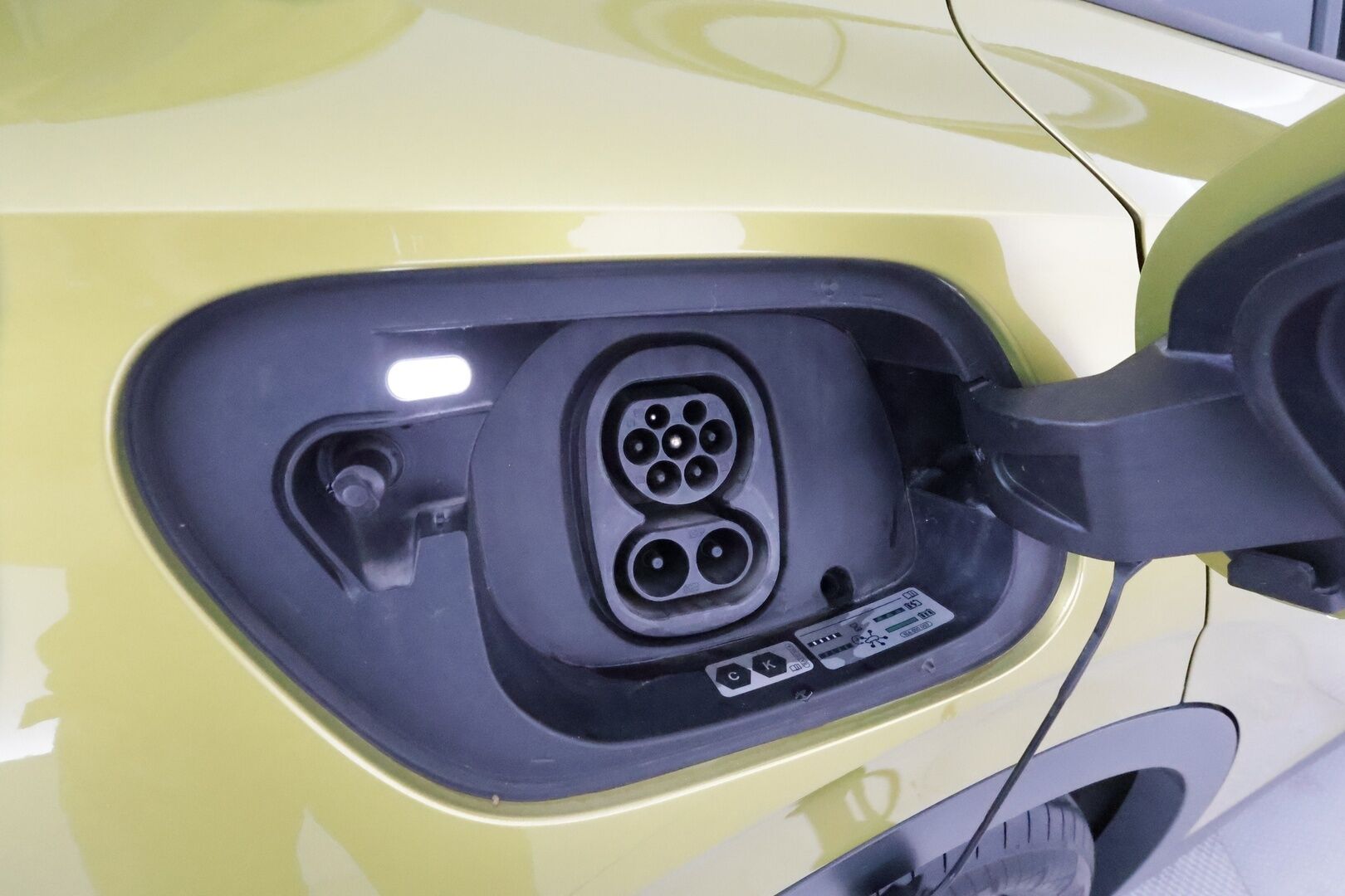 Volkswagen ID.4 2021 Pro Performance Juhlamalli 150 kW, akku 77 kWh **Adapt.vakkari / Lasikatto / Muistipenkit / 360.kamera / HUD** - 3,99 % KORKOTARJOUS TÄHÄN AUTOON - 1.Om Suomi-auto / Akku kuntotarkastettu / Merkkihuollettu / Matrix LED / Hierovat etuistuimet / Nahka-Alcantara Sporttipenkit 
