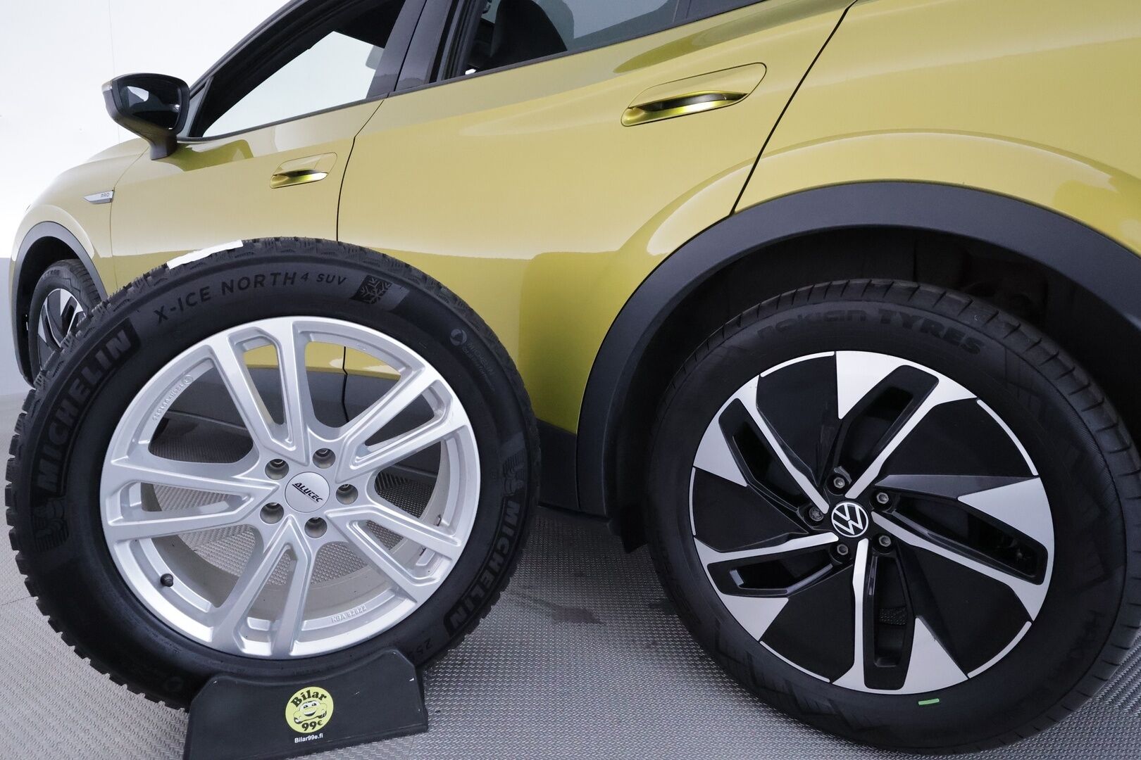 Volkswagen ID.4 2021 Pro Performance Juhlamalli 150 kW, akku 77 kWh **Adapt.vakkari / Lasikatto / Muistipenkit / 360.kamera / HUD** - 3,99 % KORKOTARJOUS TÄHÄN AUTOON - 1.Om Suomi-auto / Akku kuntotarkastettu / Merkkihuollettu / Matrix LED / Hierovat etuistuimet / Nahka-Alcantara Sporttipenkit 