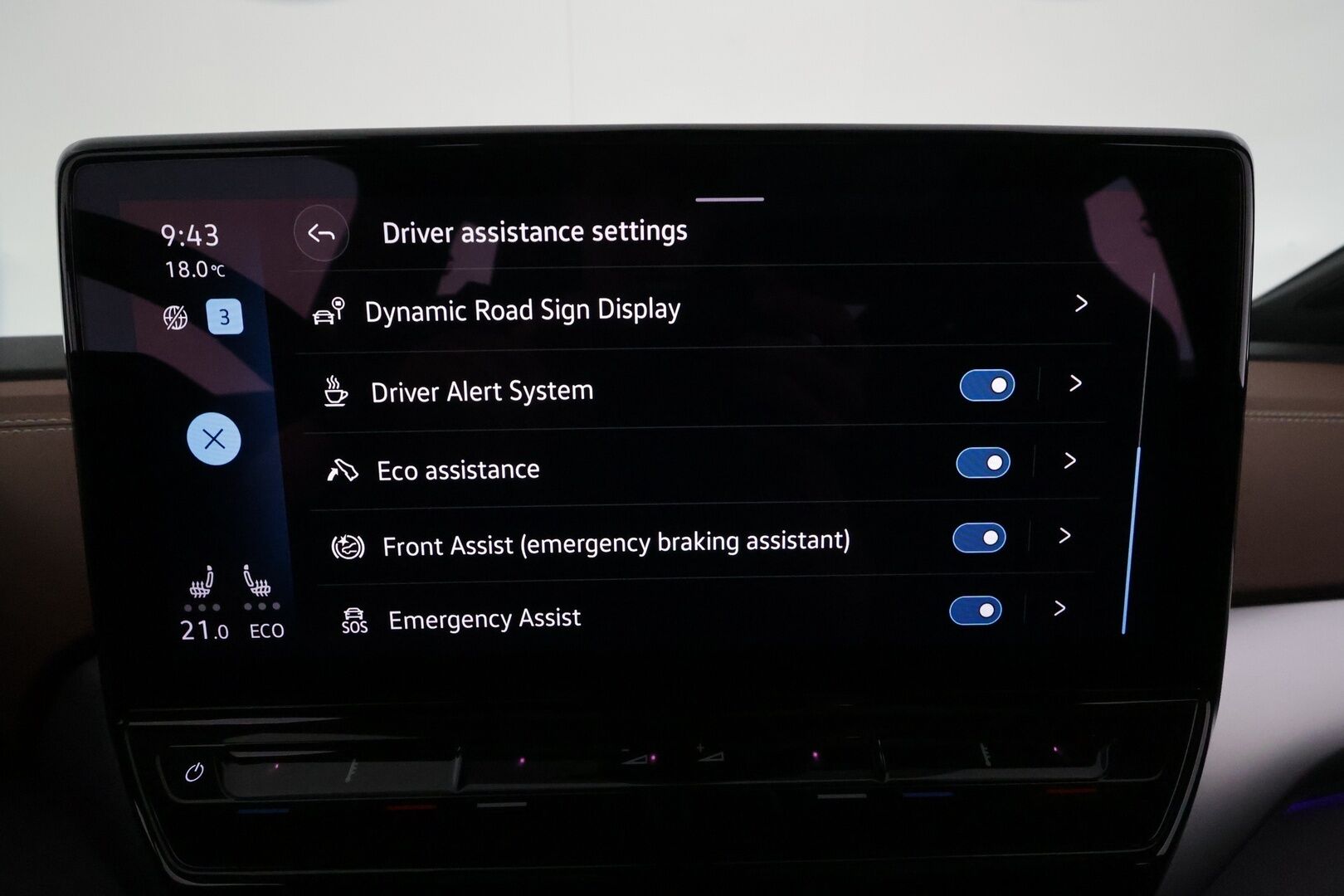 Volkswagen ID.4 2021 Pro Performance Juhlamalli 150 kW, akku 77 kWh **Adapt.vakkari / Lasikatto / Muistipenkit / 360.kamera / HUD** - 3,99 % KORKOTARJOUS TÄHÄN AUTOON - 1.Om Suomi-auto / Akku kuntotarkastettu / Merkkihuollettu / Matrix LED / Hierovat etuistuimet / Nahka-Alcantara Sporttipenkit 