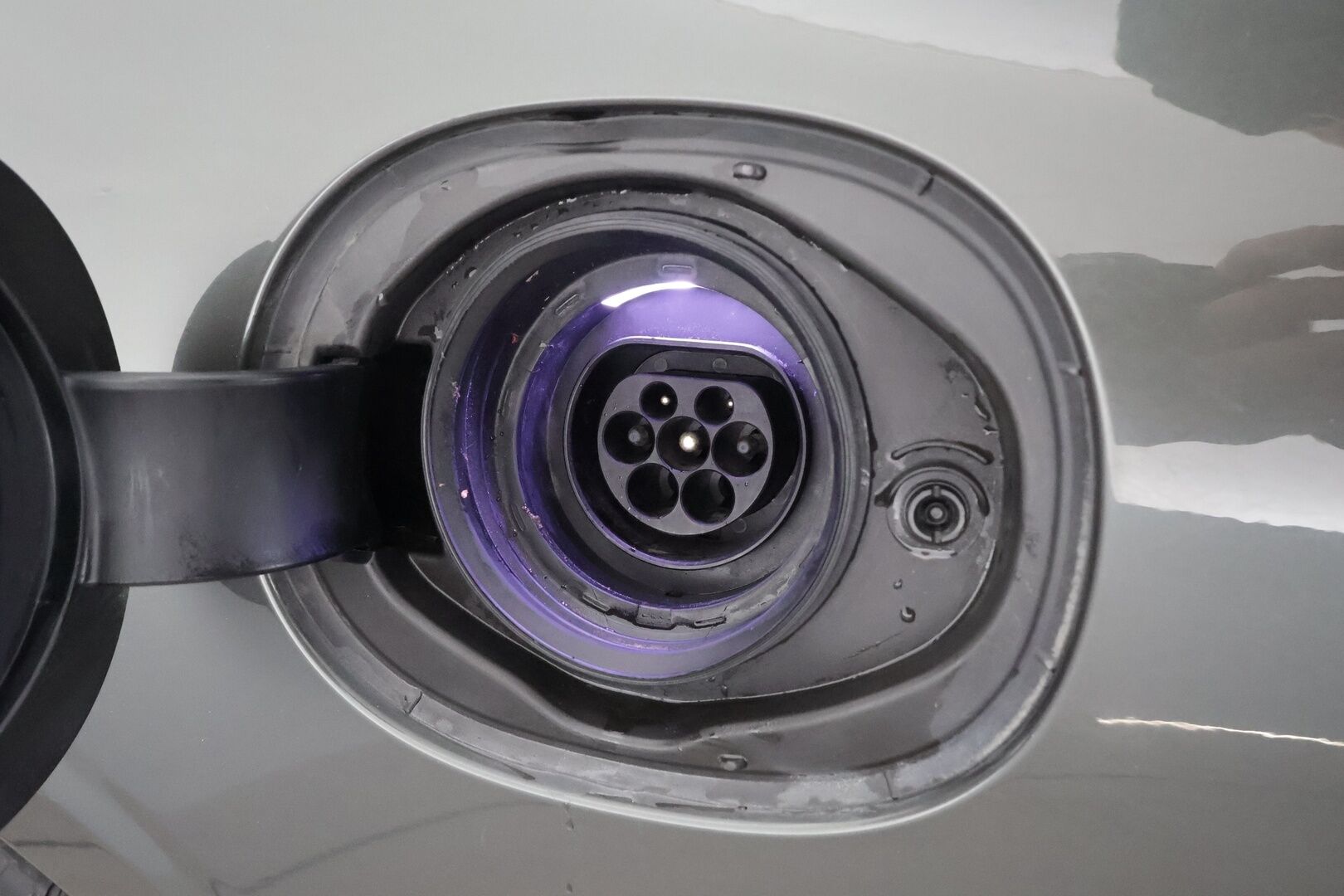 Volvo S90 2019 T8 AWD Inscription aut * Pilot assist / Pa-Lisälämmitin / Koukku / Muistipenkit / Lasikattoluukku / Apple&Android * - 2x Lataus / Kahdet renkaat