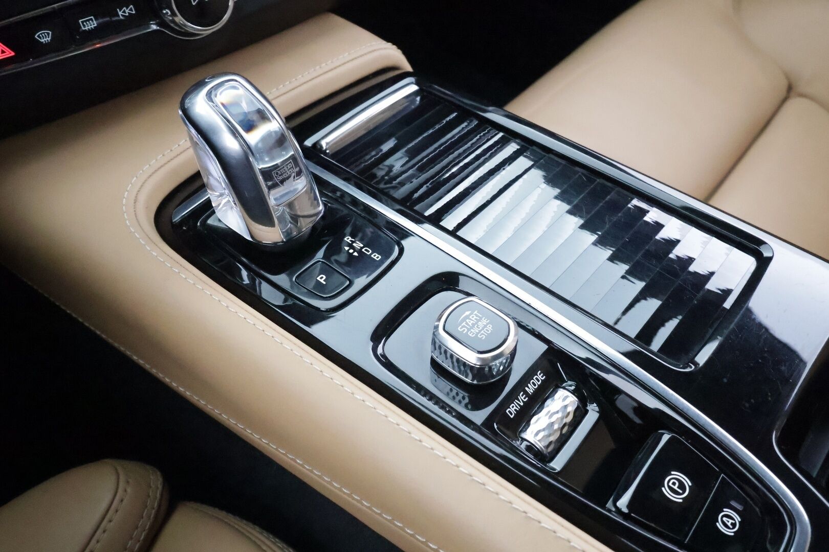 Volvo S90 2019 T8 AWD Inscription aut - | Lasikatto | ACC | Koukku | Lisälämm. | Konjakkimuistinahat | VOC | Pilot Assist | Juuri katsastettu! | 2x renkaat & vanteet