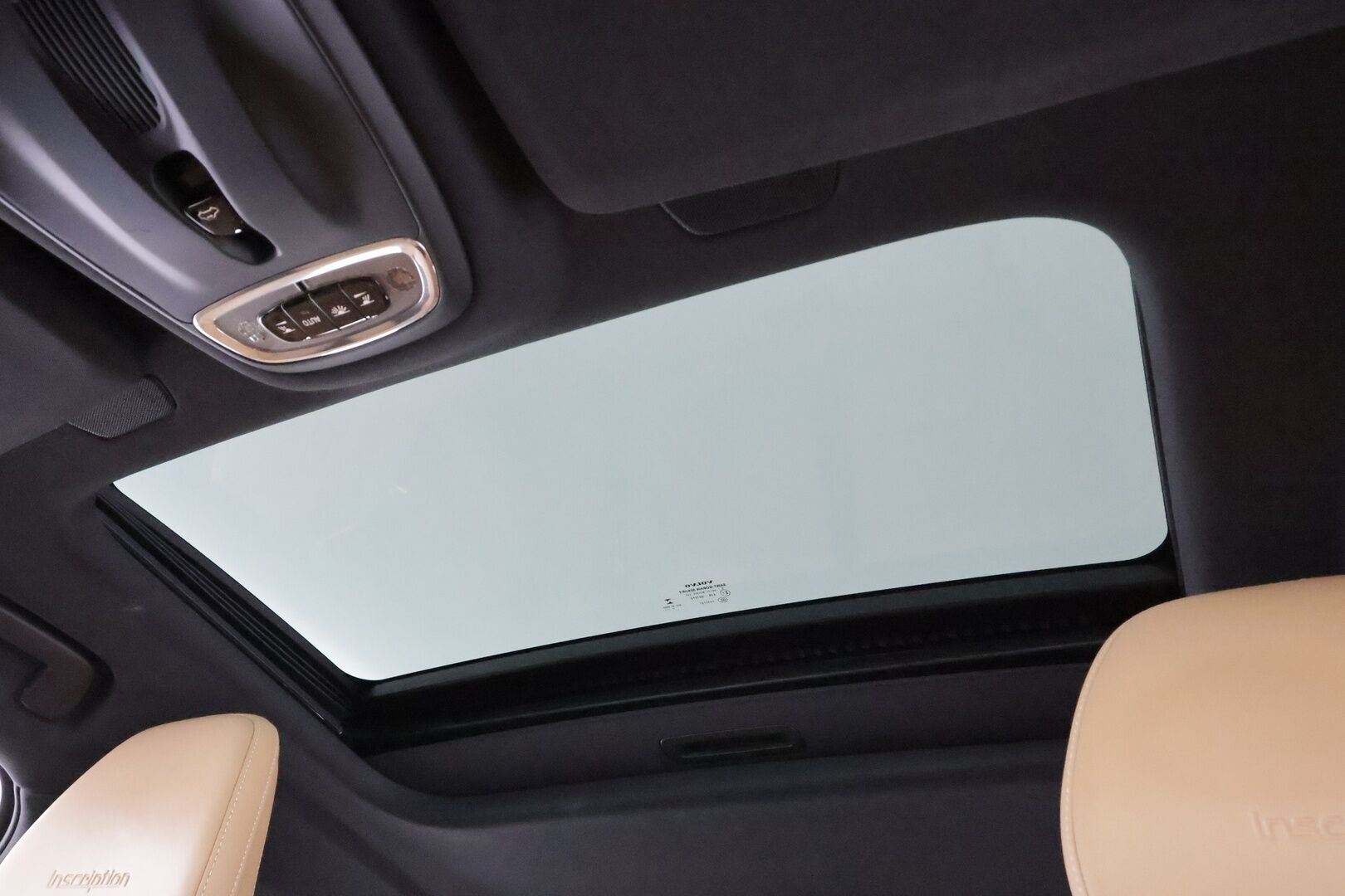 Volvo S90 2019 T8 AWD Inscription aut * Pilot assist / Pa-Lisälämmitin / ACC / Koukku / Muistipenkit / Lasikattoluukku / Apple&Android* - 2x Latauskaapelit / 2X Renkaat & Vanteet - HULLUT AVAJAISHULINAT KORKOTARJOUS 3,29 %