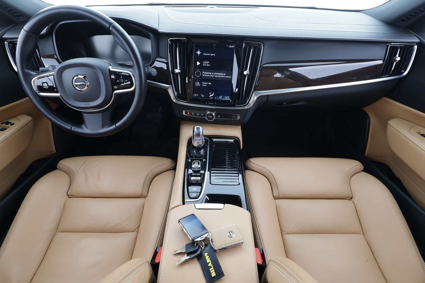 Volvo S90 2019 T8 AWD Inscription aut - | Lasikatto | ACC | Koukku | Lisälämm. | Konjakkimuistinahat | VOC | Pilot Assist | Juuri katsastettu! | 2x renkaat & vanteet