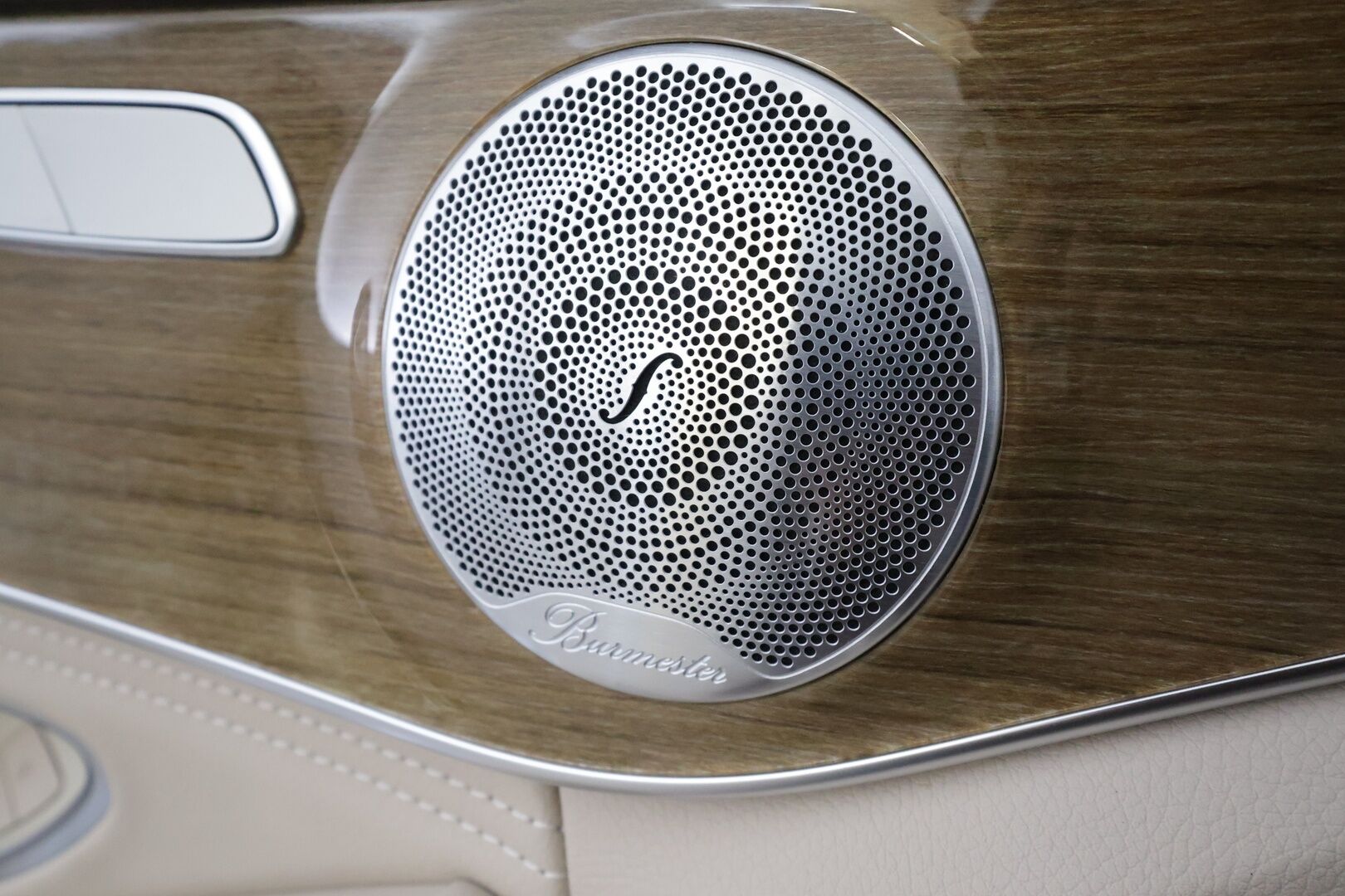 Mercedes-Benz C 2015 220 d T A Premium Business * Burmester / Distronic / ILS-LED / Sportnahat / P.Kamera / Kaistavahti / Bluetooth * - Kahdet renkaat aluvanteilla