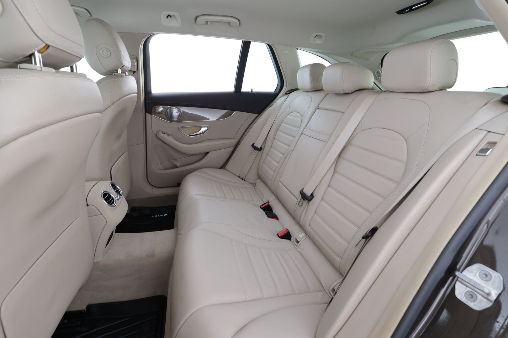 Mercedes-Benz C 2015 220 d T A Premium Business * Burmester / Distronic / ILS-LED / Sportnahat / P.Kamera / Kaistavahti / Bluetooth * - Kahdet renkaat aluvanteilla