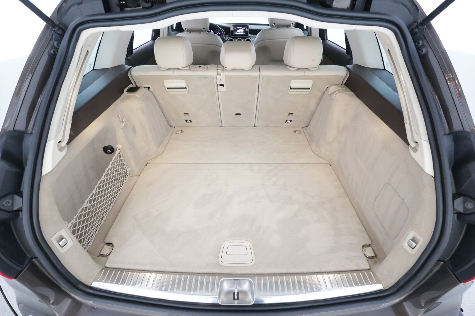Mercedes-Benz C 2015 220 d T A Premium Business * Burmester / Distronic / ILS-LED / Sportnahat / P.Kamera / Kaistavahti / Bluetooth * - Kahdet renkaat aluvanteilla