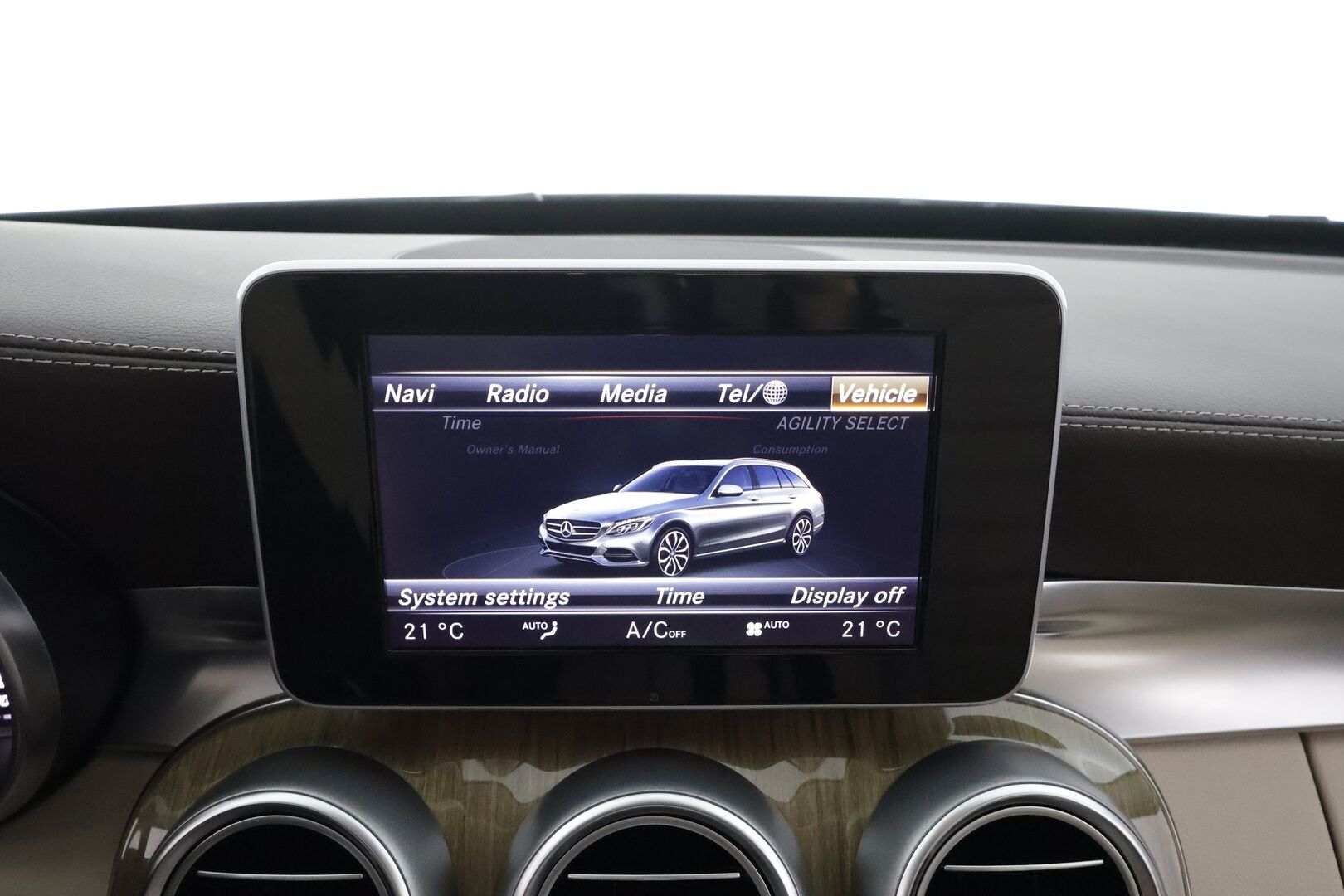 Mercedes-Benz C 2015 220 d T A Premium Business * Burmester / Distronic / ILS-LED / Sportnahat / P.Kamera / Kaistavahti / Bluetooth * - Kahdet renkaat aluvanteilla