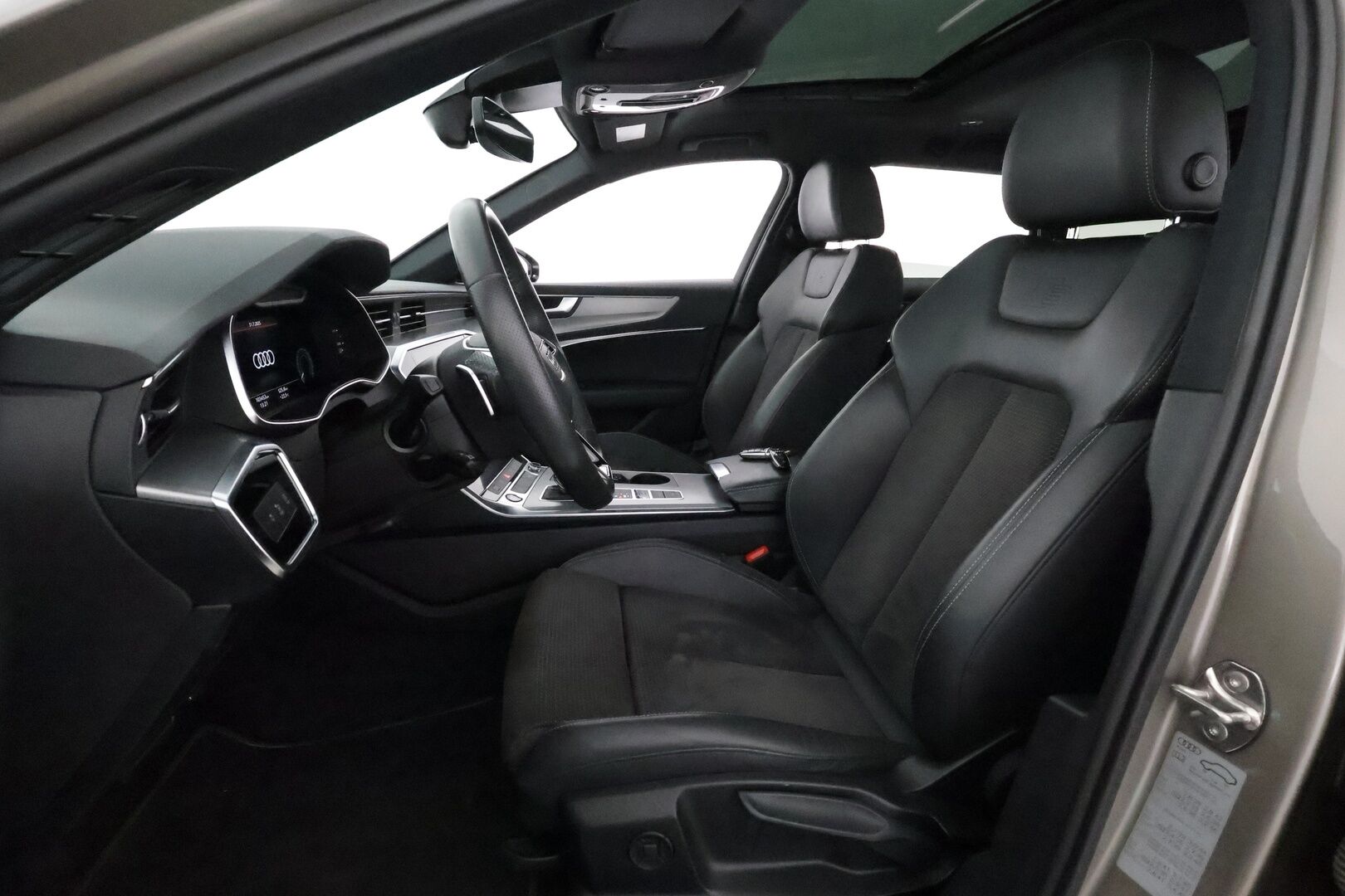 Audi A6 2021 Avant Business Sport S-Line 50TFSI e quattro S-tronic Electrified **Panorama / B&O / Koukku / ACC / Matrix-LED** - 3,99 % KORKOTARJOUS TÄHÄN AUTOON - 1-om Suomi-auto / Kamera / 2x Latauskaapelit / Kahdet Renkaat / Merkkihuollettu! / **SUPER KAMOILLA**