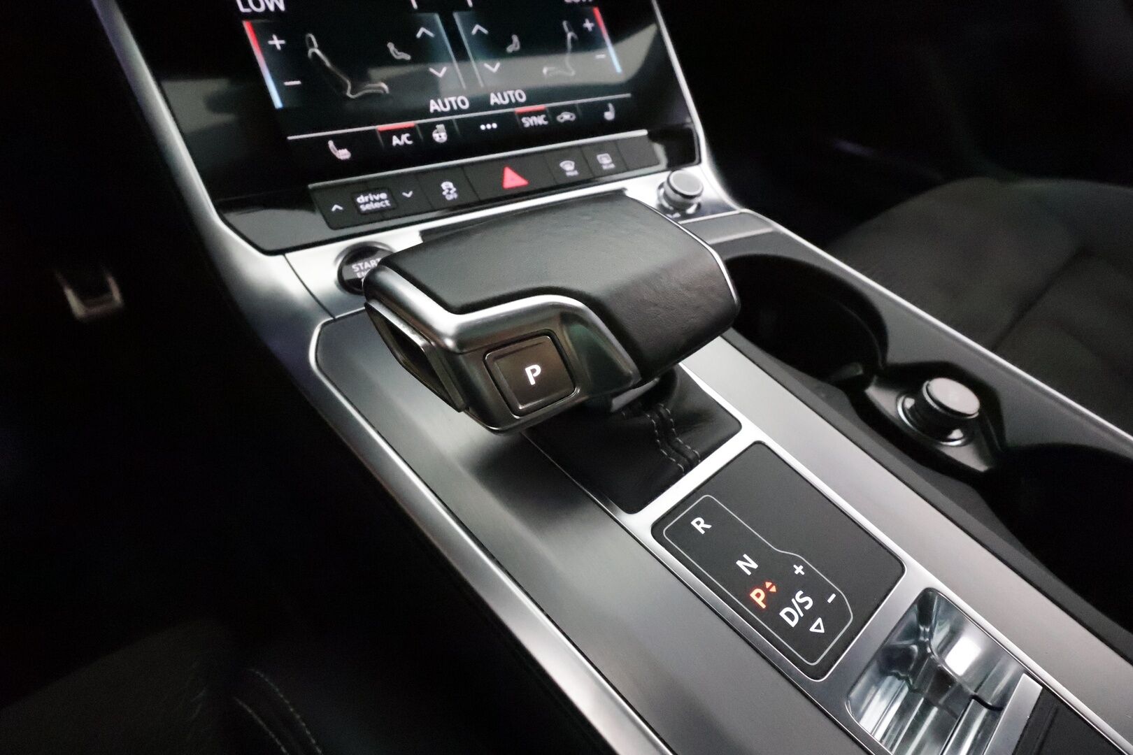 Audi A6 2021 Avant Business Sport S-Line 50TFSI e quattro S-tronic Electrified **Panorama / B&O / Koukku / ACC / Matrix-LED** - 3,99 % KORKOTARJOUS TÄHÄN AUTOON - 1-om Suomi-auto / Kamera / 2x Latauskaapelit / Kahdet Renkaat / Merkkihuollettu! / **SUPER KAMOILLA**