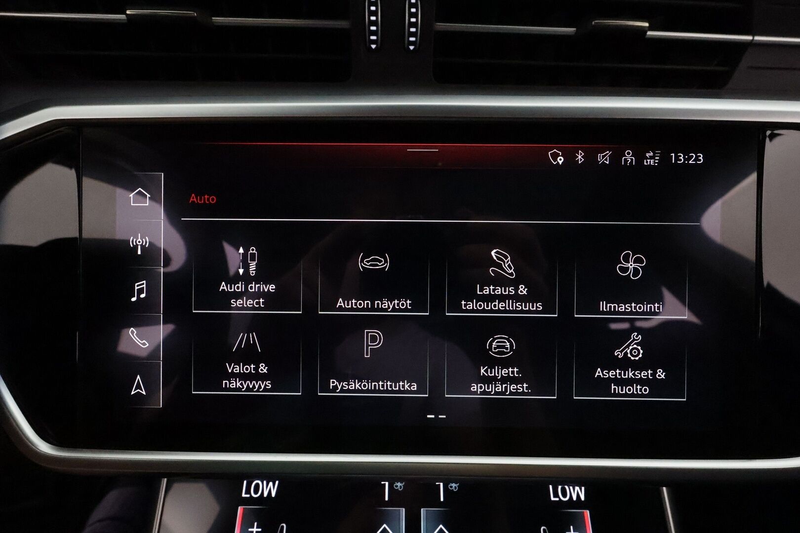 Audi A6 2021 Avant Business Sport S-Line 50TFSI e quattro S-tronic Electrified **Panorama / B&O / Koukku / ACC / Matrix-LED** - 3,99 % KORKOTARJOUS TÄHÄN AUTOON - 1-om Suomi-auto / Kamera / 2x Latauskaapelit / Kahdet Renkaat / Merkkihuollettu! / **SUPER KAMOILLA**