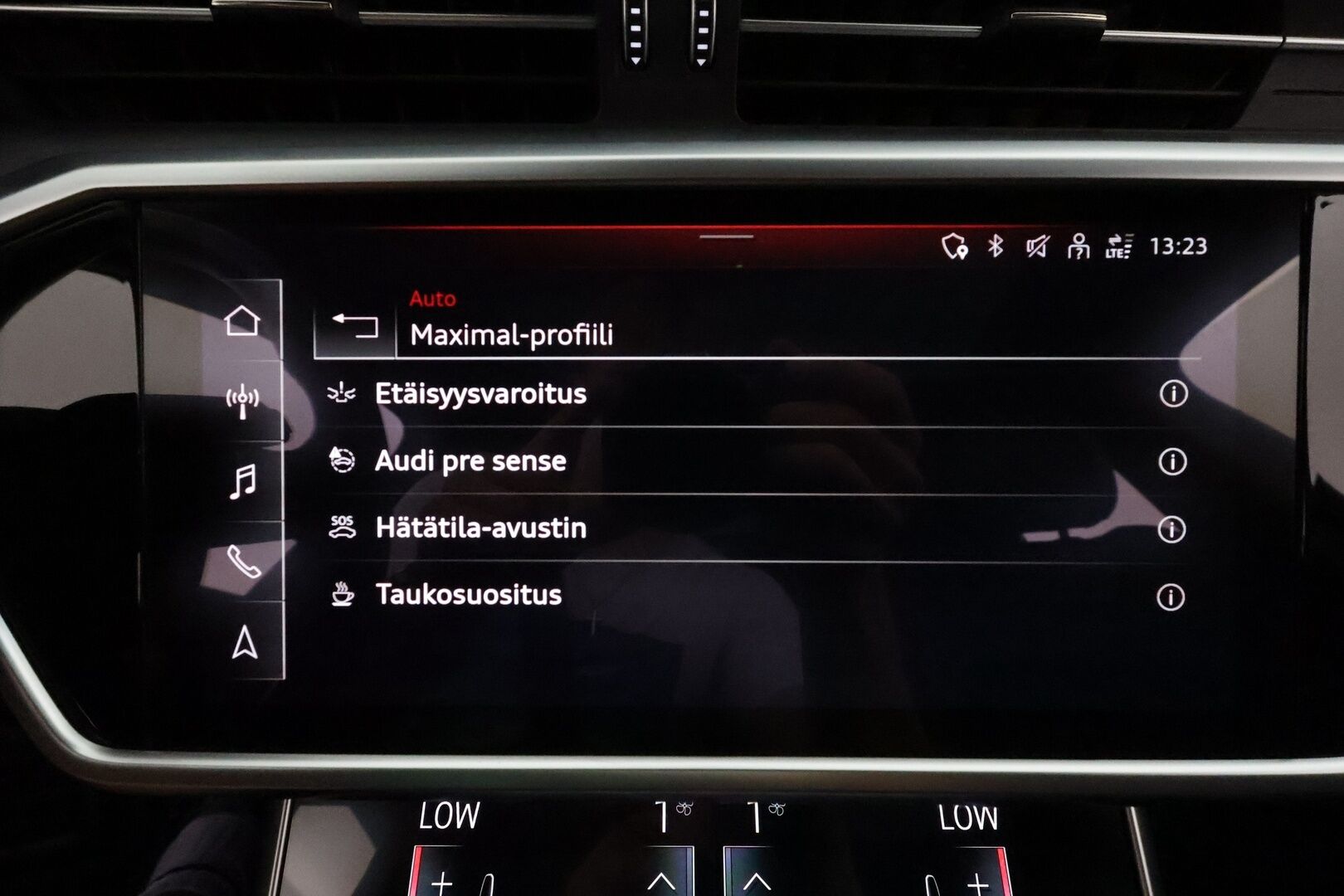 Audi A6 2021 Avant Business Sport S-Line 50TFSI e quattro S-tronic Electrified **Panorama / B&O / Koukku / ACC / Matrix-LED** - 3,99 % KORKOTARJOUS TÄHÄN AUTOON - 1-om Suomi-auto / Kamera / 2x Latauskaapelit / Kahdet Renkaat / Merkkihuollettu! / **SUPER KAMOILLA**