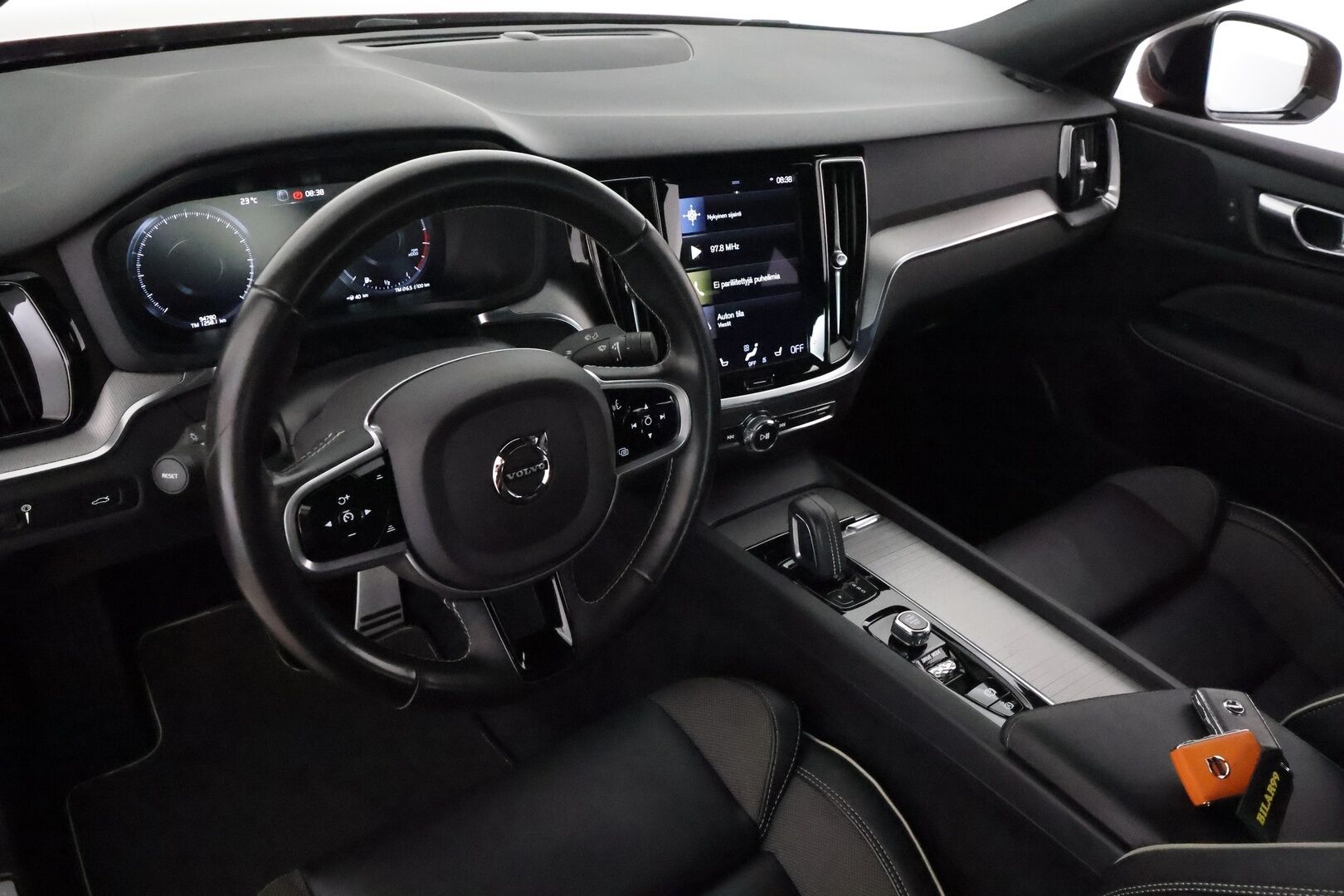 Volvo S60 2021 B5 MHEV Business R-Design aut **Webasto / Koukku / Adapt.Vakkari / Full-LED / 360° / Sporttipenkki Muistilla / Navi** - 3,99 % KORKOTARJOUS TÄHÄN AUTOON - 1-om Suomi-auto / Kahdet Renkaat