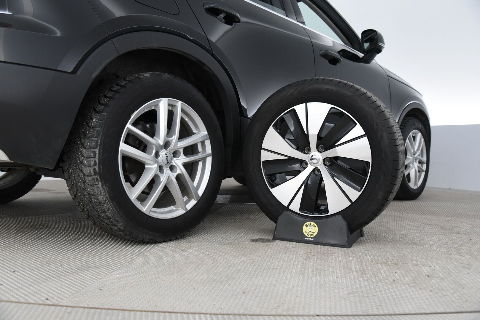 Volvo XC40 2021 T4 TwE Business Inscription * ACC / H&K / Webasto / BLIS / Pilot Assist / SoH 88.9%! / Sähkökontti / Urheiluistuimet * - Kattavasti varusteltu & hyvin huollettu! 2x Renkaat! - HULLUT AVAJAISHULINAT KORKOTARJOUS 3,29 %