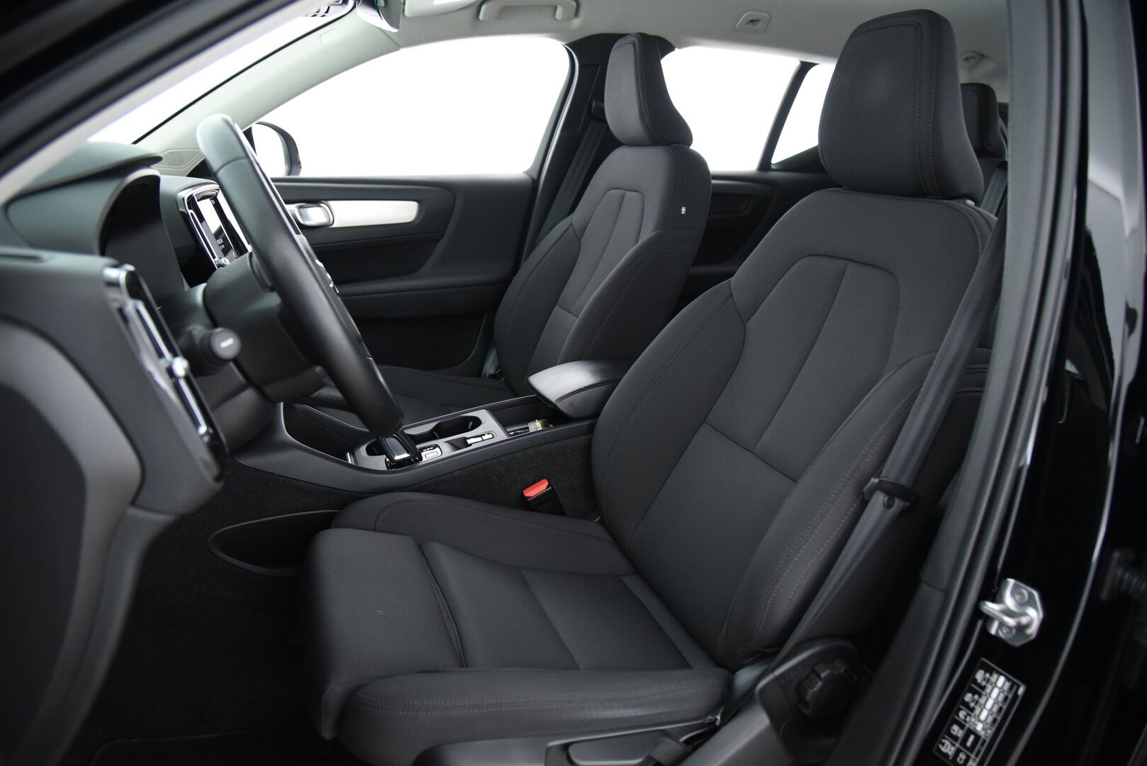 Volvo XC40 2021 T4 TwE Business Inscription * ACC / H&K / Webasto / BLIS / Pilot Assist / SoH 88.9%! / Sähkökontti / Urheiluistuimet * - Kattavasti varusteltu & hyvin huollettu! 2x Renkaat! - HULLUT AVAJAISHULINAT KORKOTARJOUS 3,29 %