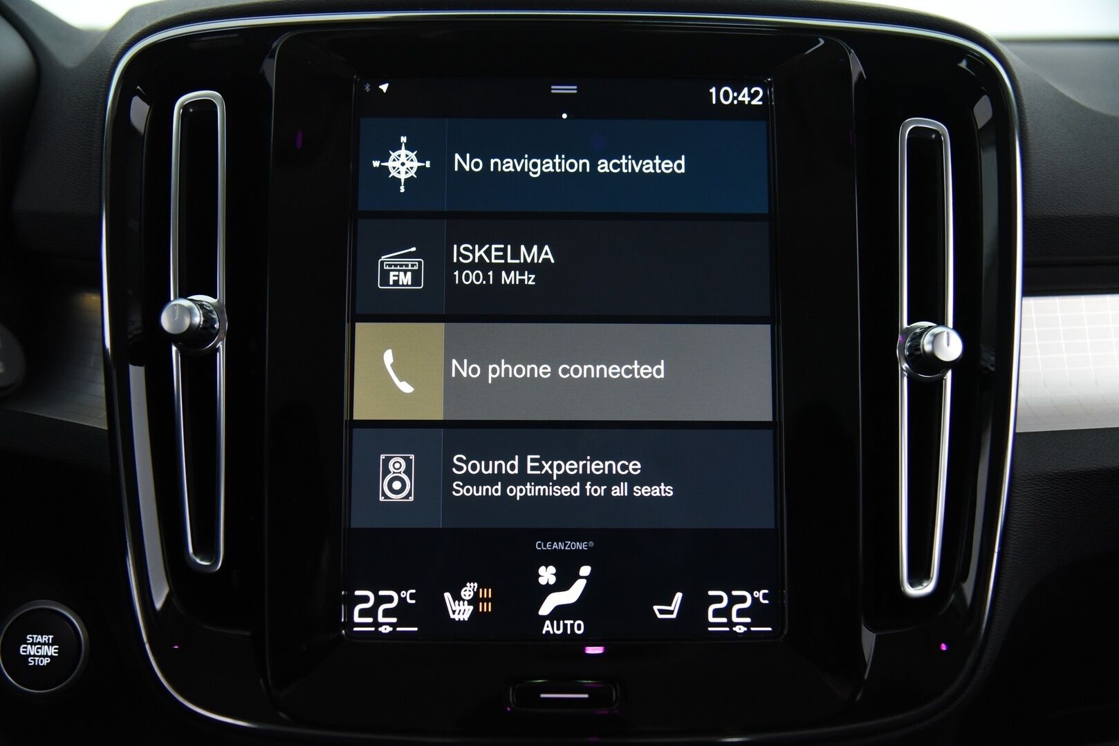 Volvo XC40 2021 T4 TwE Business Inscription * ACC / H&K / Webasto / BLIS / Pilot Assist / SoH 88.9%! / Sähkökontti / Urheiluistuimet * - Kattavasti varusteltu & hyvin huollettu! 2x Renkaat! - HULLUT AVAJAISHULINAT KORKOTARJOUS 3,29 %