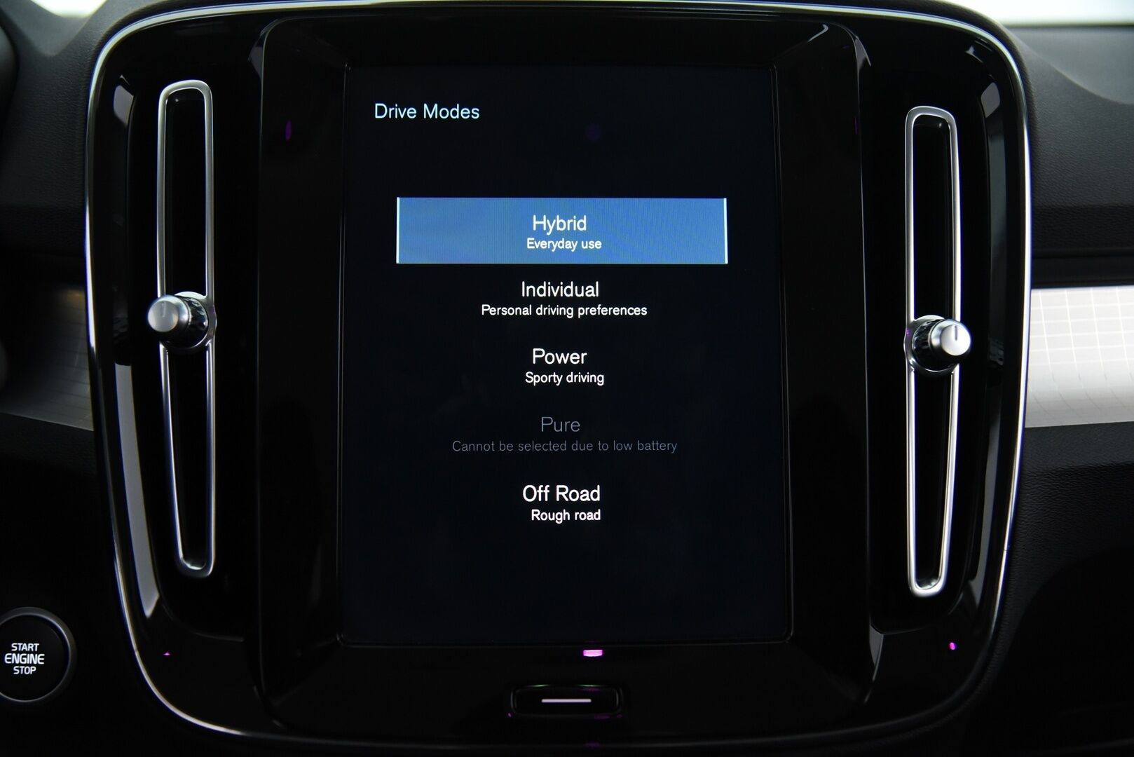 Volvo XC40 2021 T4 TwE Business Inscription * ACC / H&K / Webasto / BLIS / Pilot Assist / SoH 88.9%! / Sähkökontti / Urheiluistuimet * - Kattavasti varusteltu & hyvin huollettu! 2x Renkaat! - HULLUT AVAJAISHULINAT KORKOTARJOUS 3,29 %