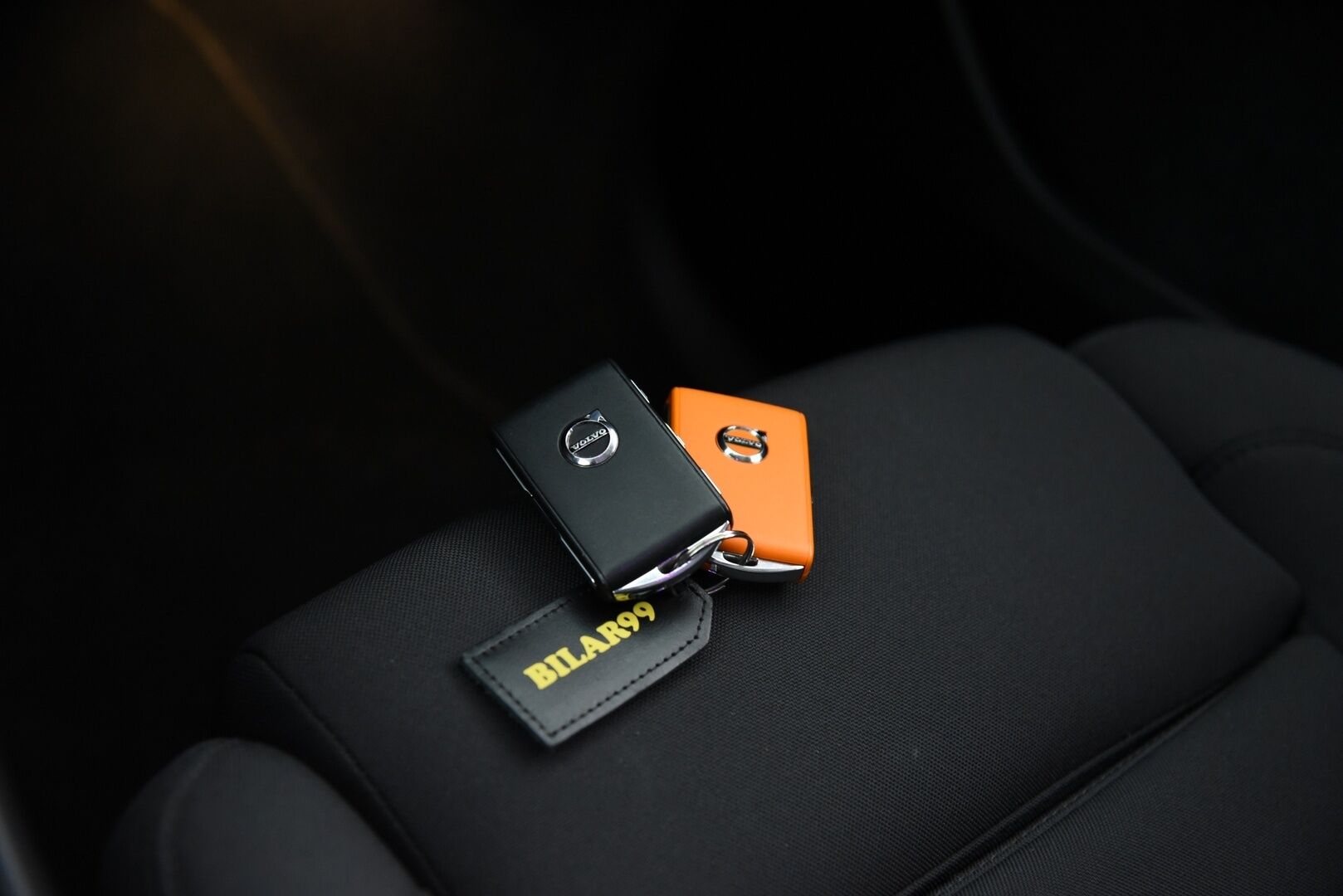 Volvo XC40 2021 T4 TwE Business Inscription / ACC / H&K / Webasto / BLIS / Pilot Assist / SoH 88.9%! / Sähkökontti / Urheiluistuimet - Kattavasti varusteltu & hyvin huollettu! 2x Renkaat!