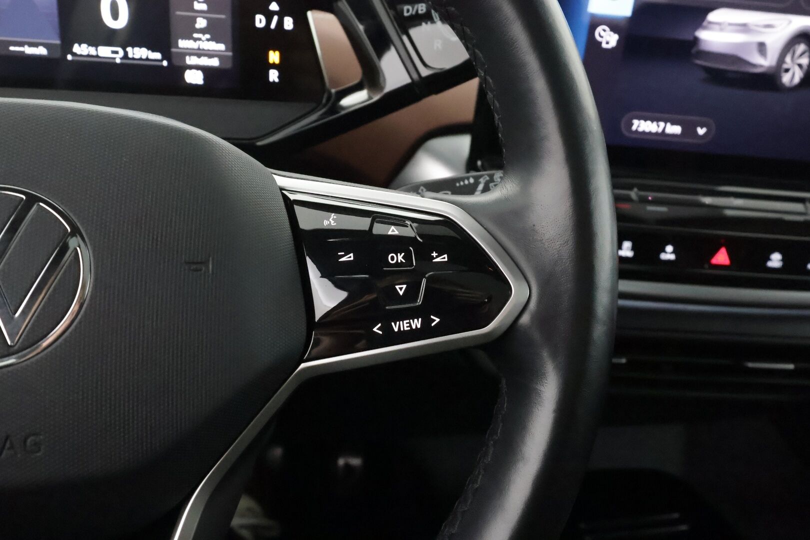 Volkswagen ID.4 2021 Pro 128 kW, akku 77 kWh - | ACC | ILP | LED | P.kamera | Hierovat ergoactive istuimet | Lasikatto | HUD | Puolinahat | Apple&Android | Suomi-auto | Kahdet Renkaat | Merkkihuollettu |